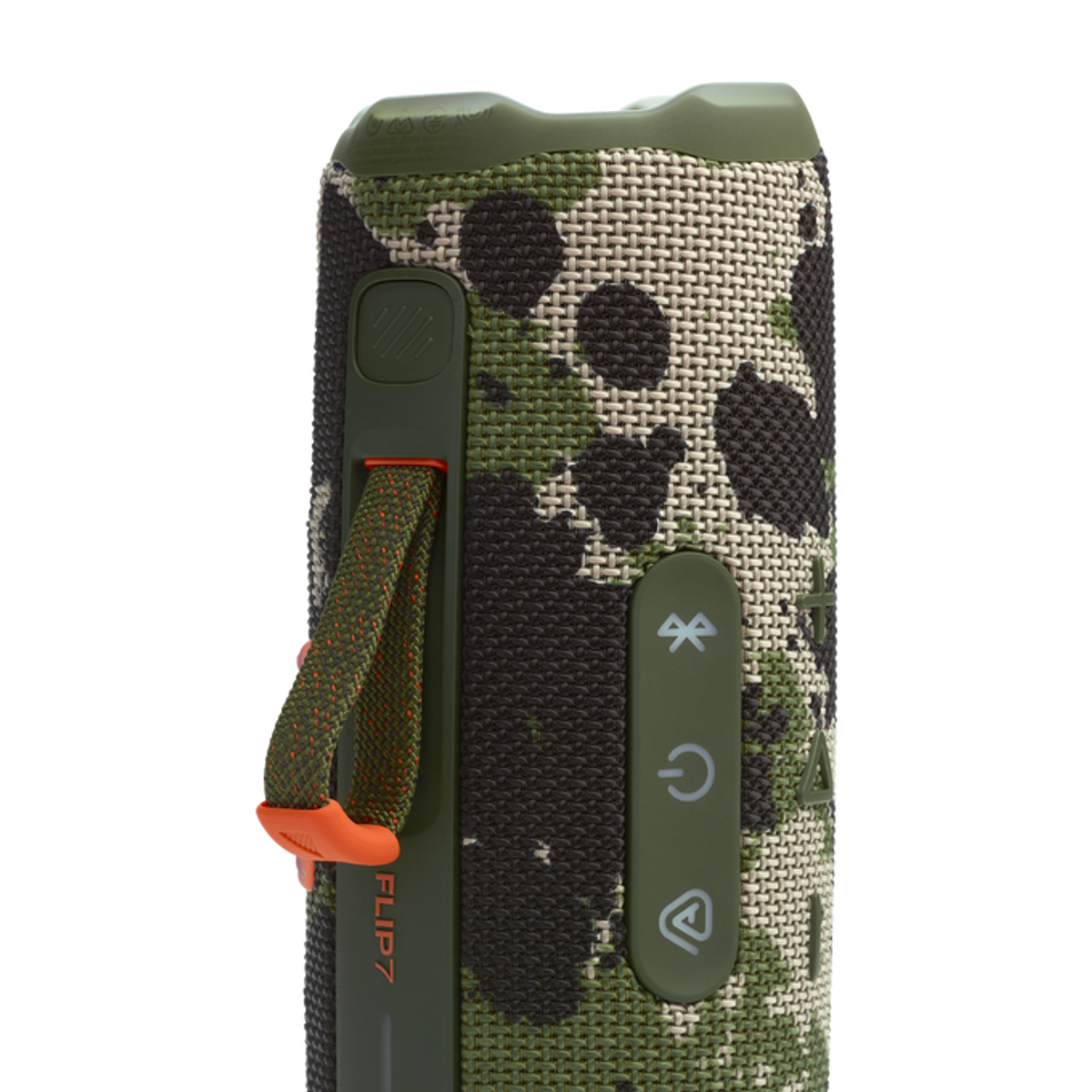 Głośnik JBL Flip 7 w kamuflażu z przyciskami i paskiem do przenoszenia.