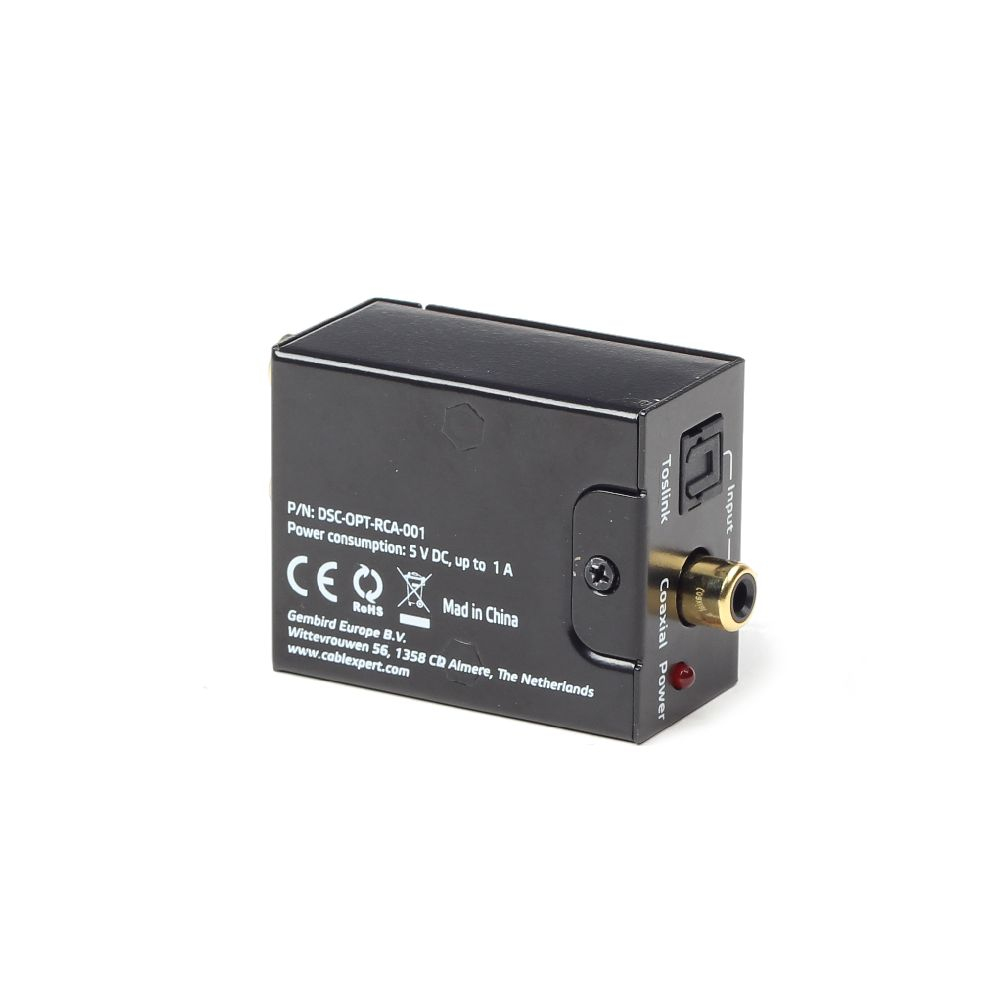 Convertidor de audio negro con puertos de entrada y salida, y texto en el lateral, aislado sobre blanco.