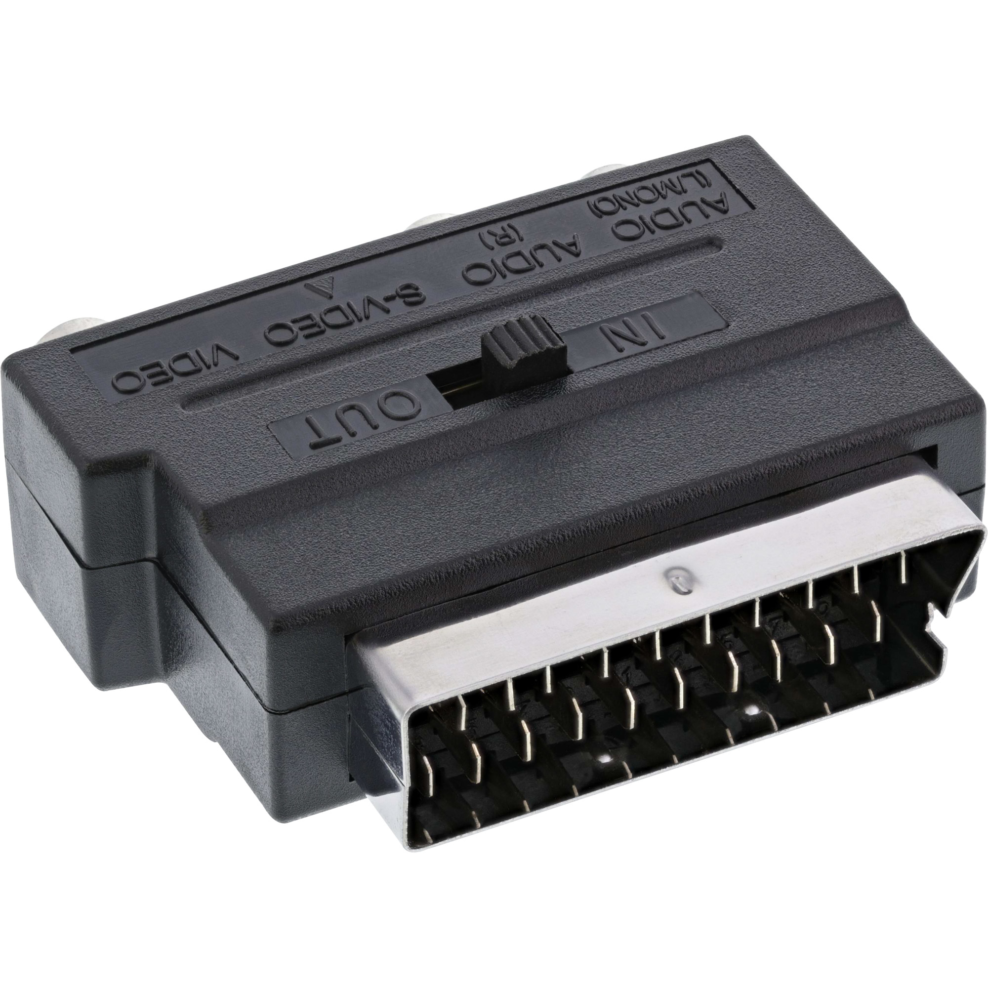 Schwarzer S-Video-zu-SCART-Adapter. Männliche und weibliche Anschlüsse. Grauer Hintergrund. Technisches Produkt.
