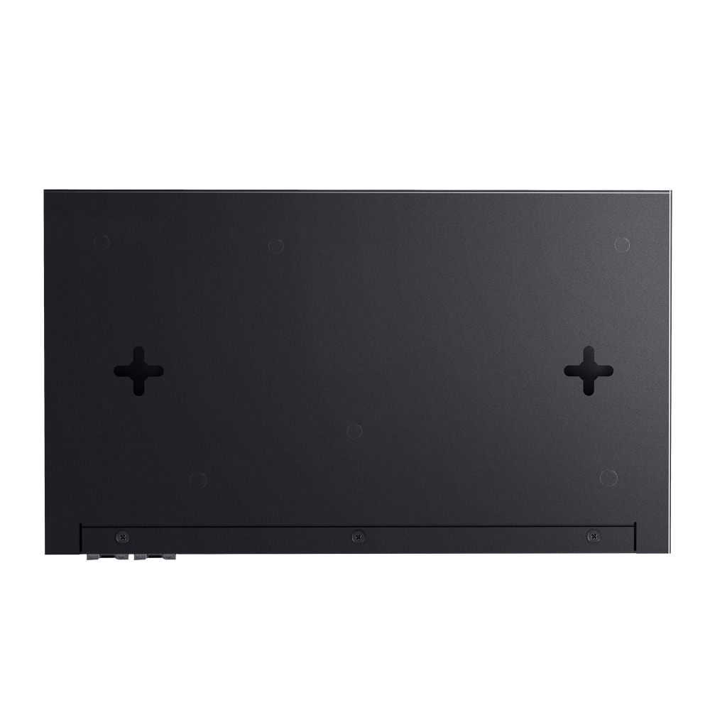 Spód czarnego prostokątnego urządzenia. Posiada otwory na śruby i kilka małych otworów. Białe tło.