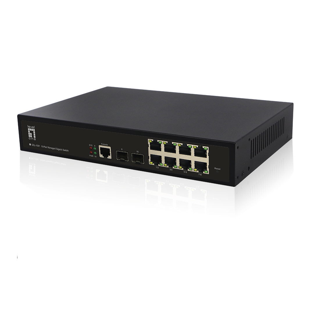 Switch nero a 8 porte. Vista frontale con porte ed etichette. Sfondo bianco.