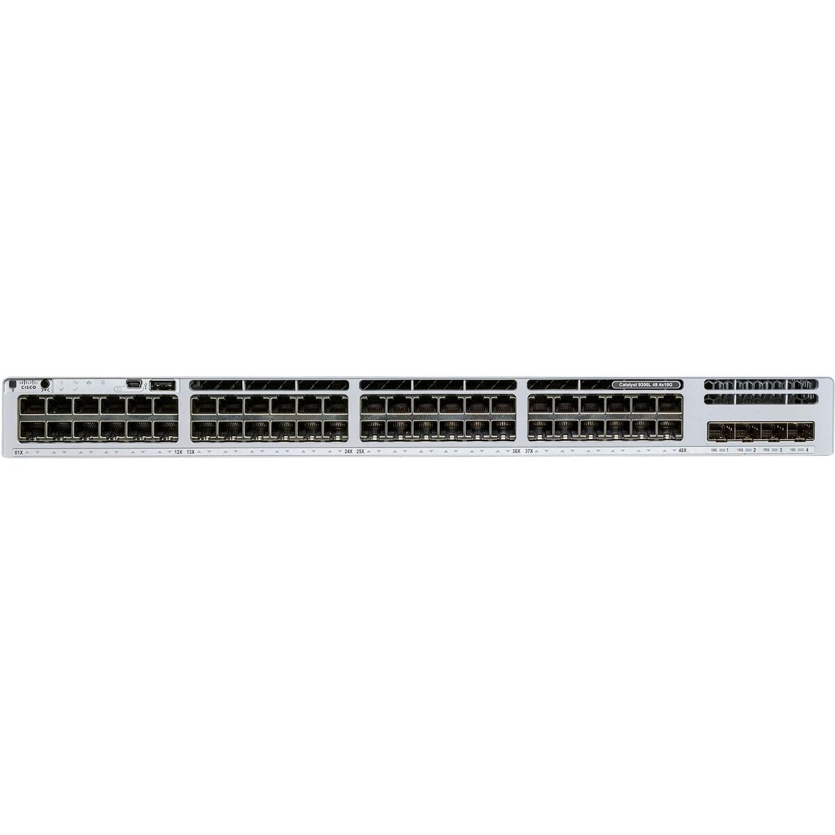 Uno switch di rete Cisco argentato e lungo con molte porte, su una superficie bianca. Sono visibili porte nere.