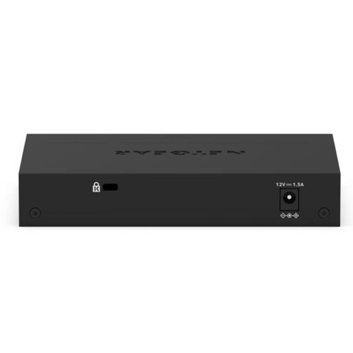 Commutateur Netgear noir avec ports et une entrée d'alimentation. Appareil noir. Fond blanc.