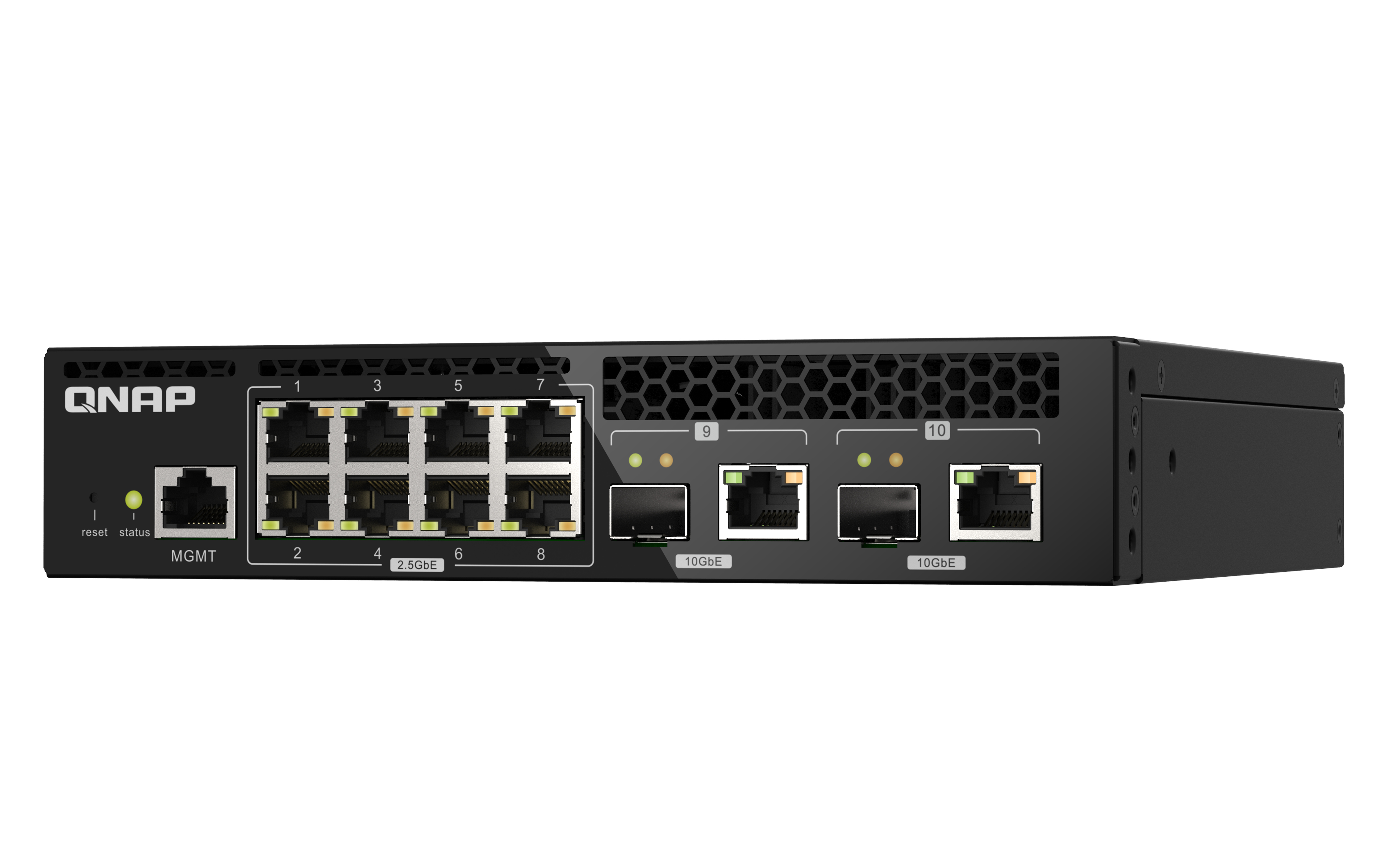 Switch de red Qnap con puertos y etiquetas sobre fondo blanco.