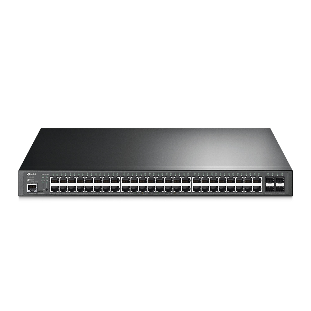 Switch de red TP-Link negro con muchos puertos, fondo blanco.