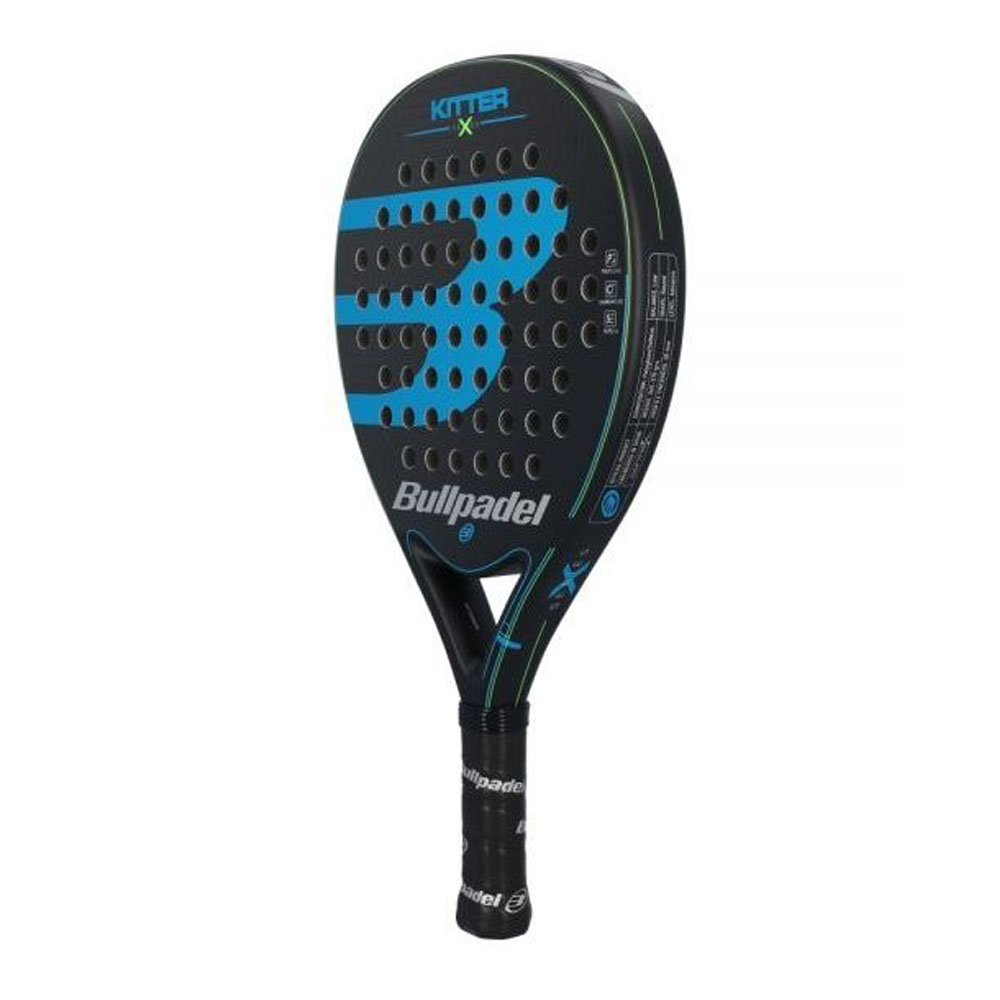 Raqueta de pádel negra y azul, con la marca 'Bullpadel' visible en el mango.