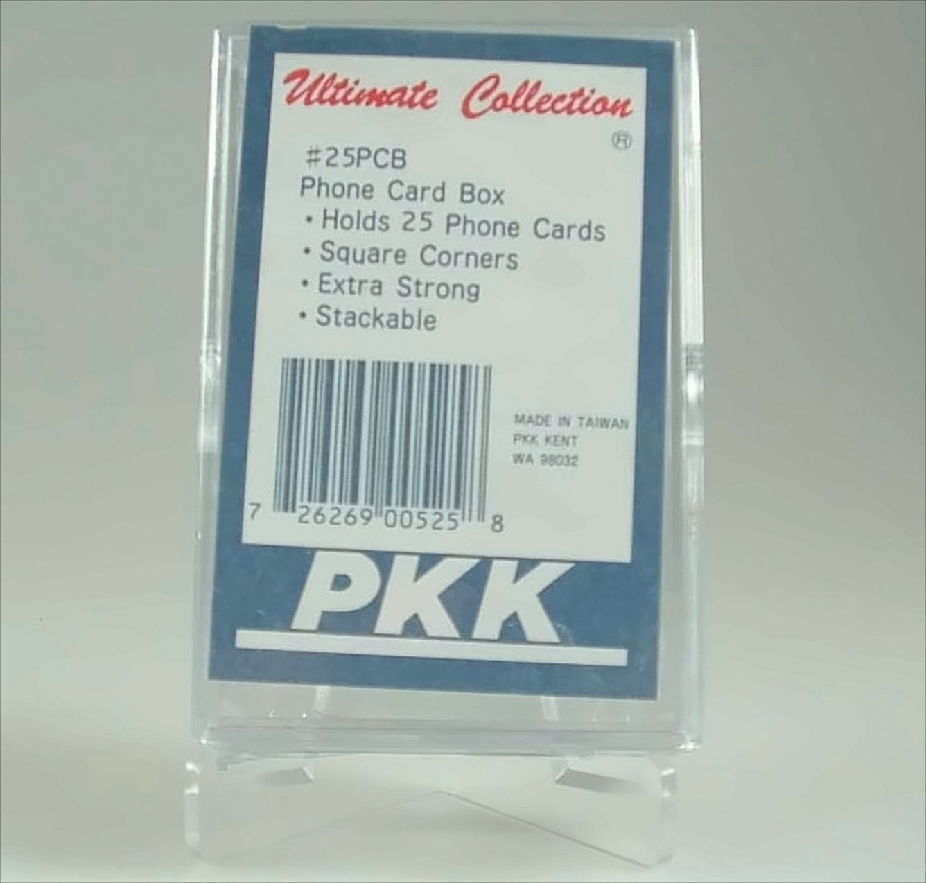 Transparente Telefonkartenbox mit Etikett. Das Etikett hat Text und einen Barcode.