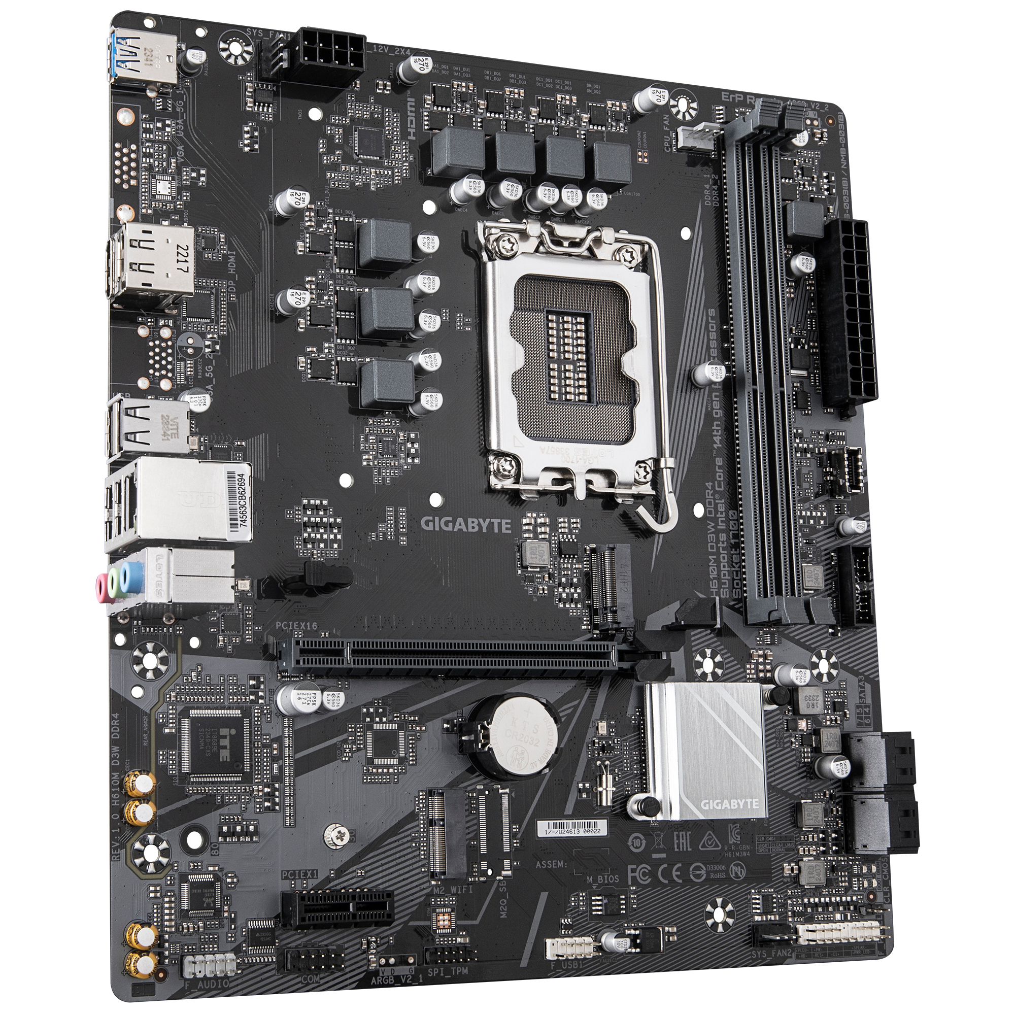 Ein schwarzes Gigabyte-Motherboard. Es hat verschiedene Komponenten und Anschlüsse. Der Hintergrund ist weiß.