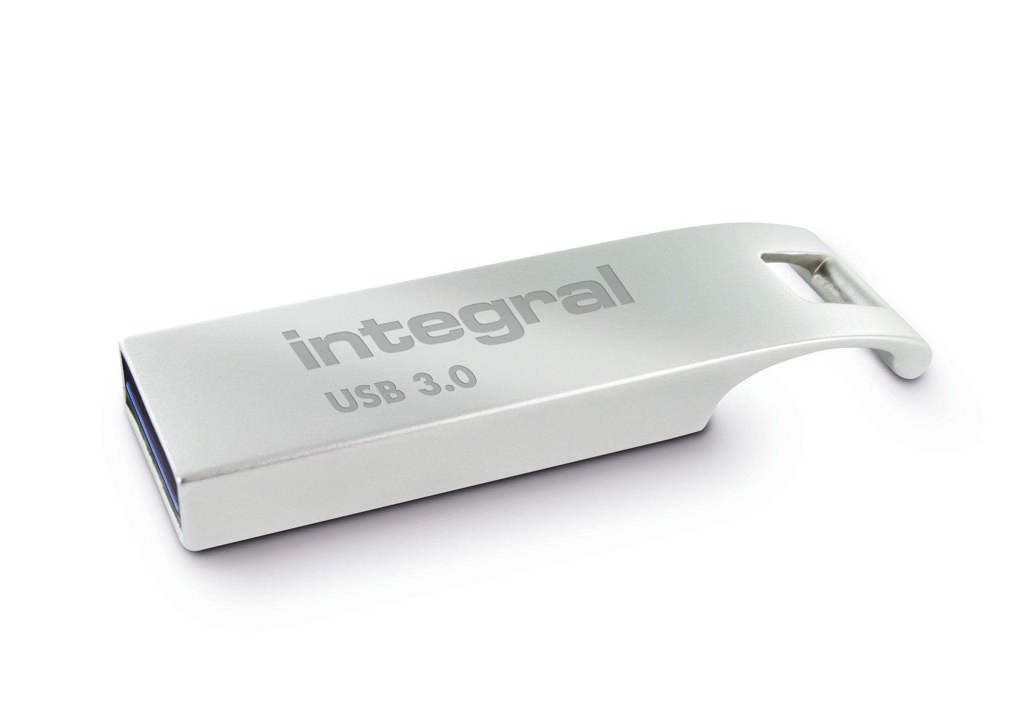 Srebrny pendrive Integral USB 3.0 z pętlą do mocowania, widok z boku.