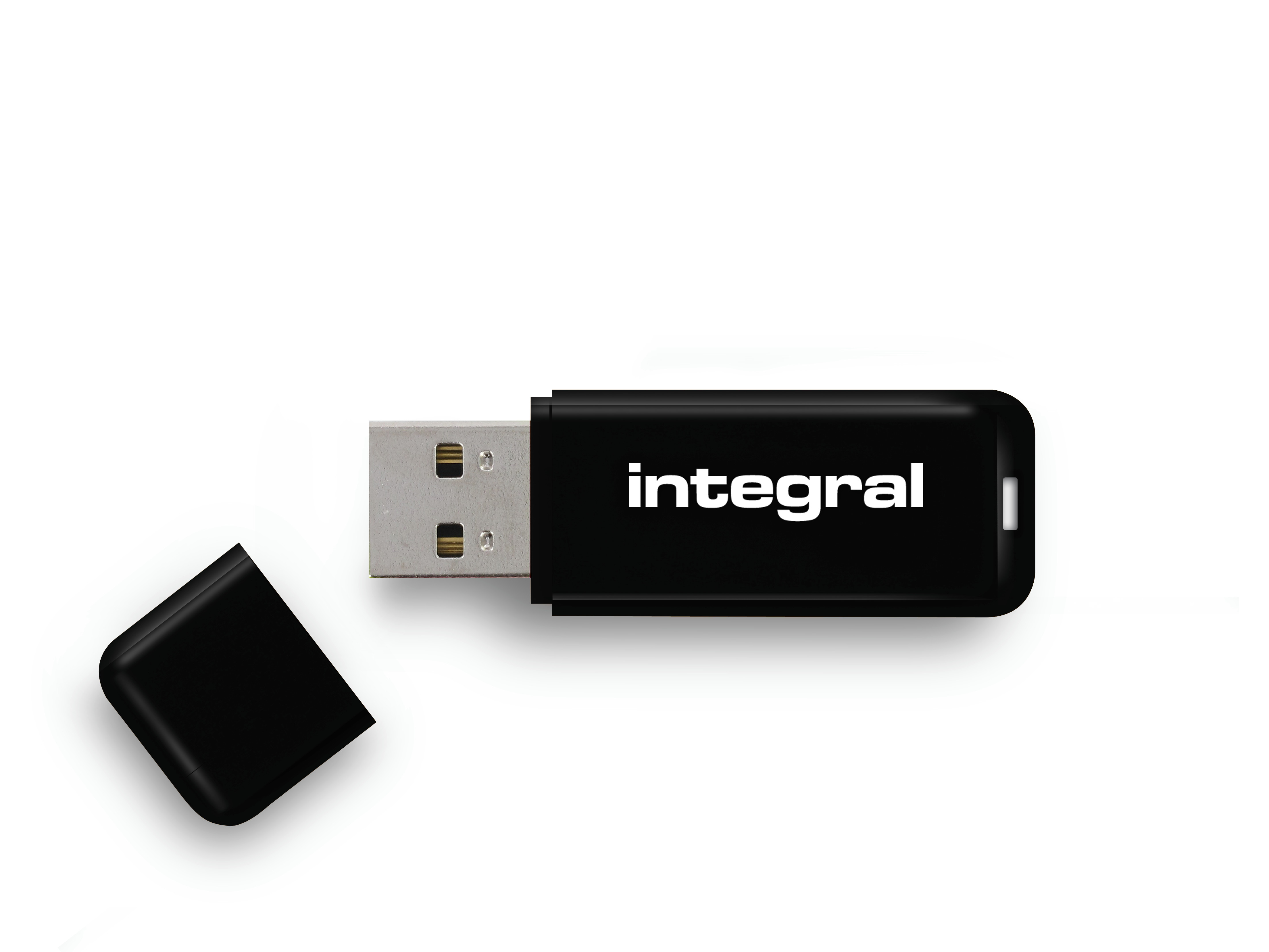 Czarny pendrive z białym napisem "integral", z odłączoną zatyczką.