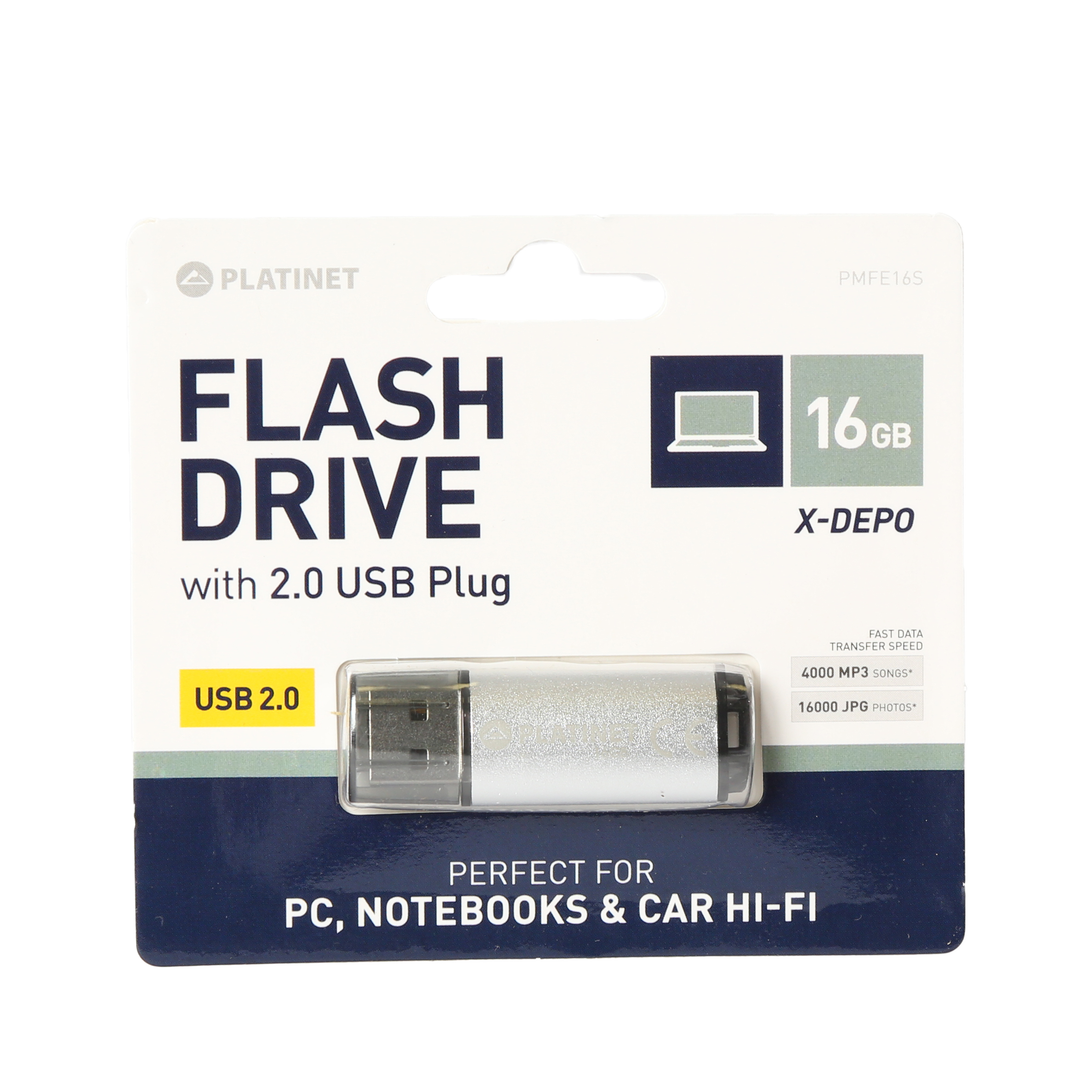 Confezione chiavetta USB. Sfondo bianco. La chiavetta USB ha 16 GB.