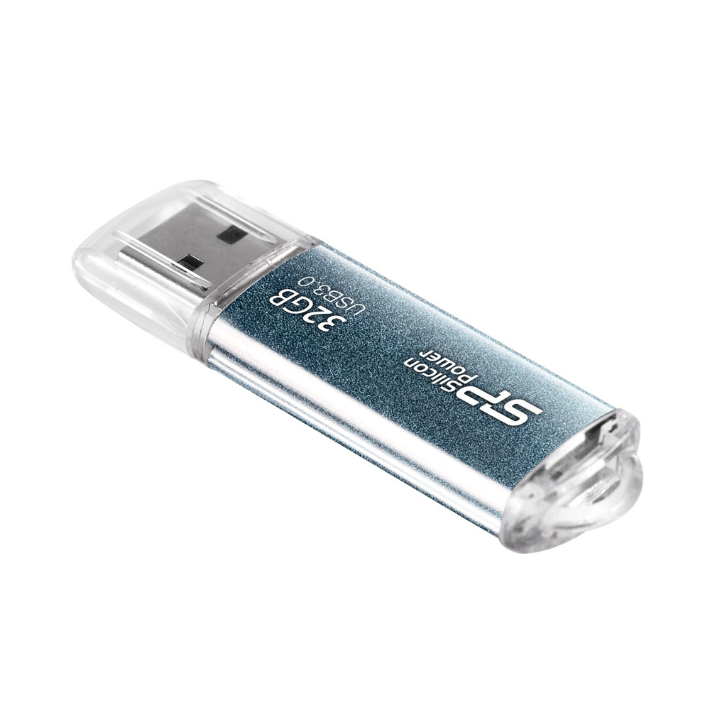 Niebieski pendrive z przezroczystą nasadką. Ma nadrukowane '32GB' i 'Silicon Power'.