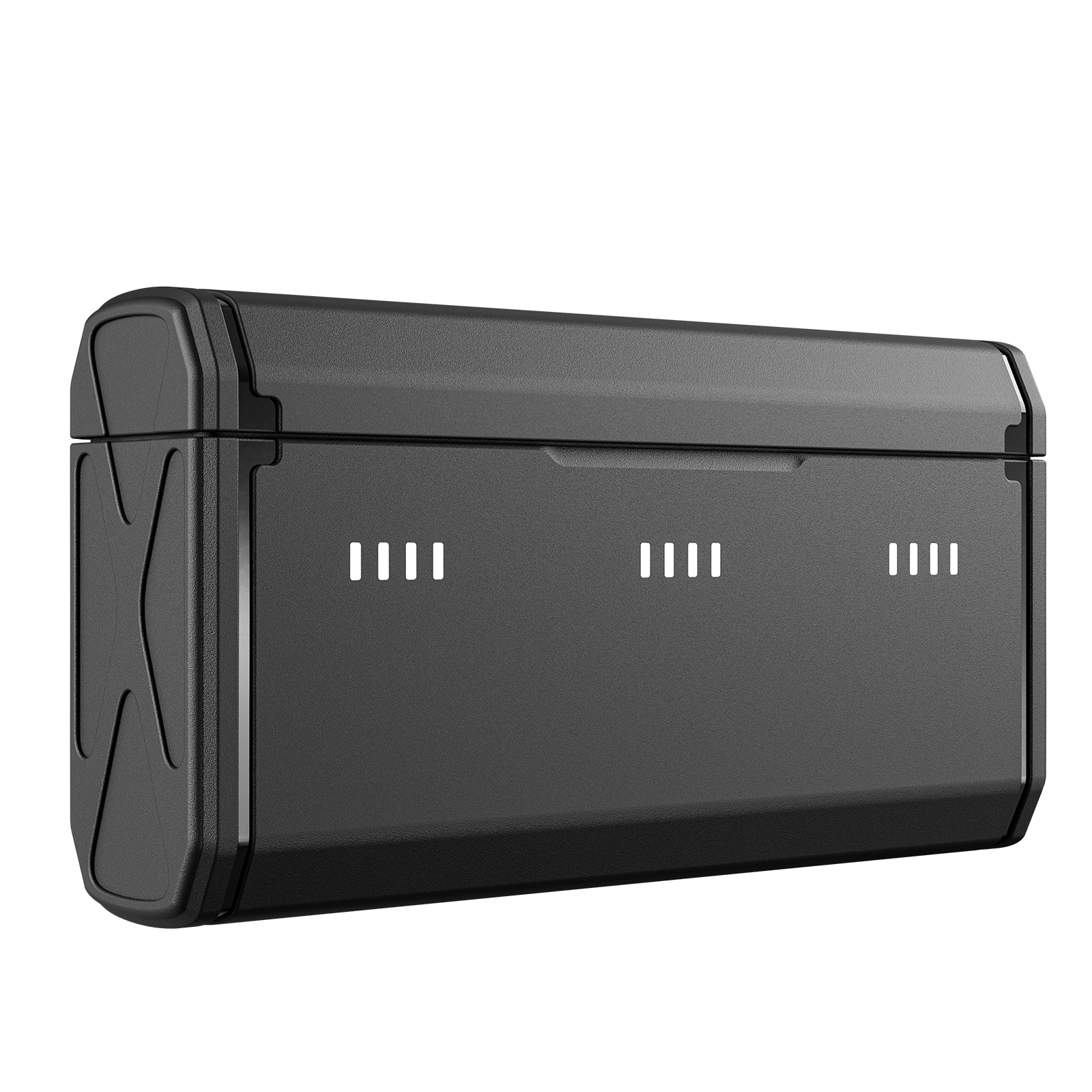 Un étui de chargement noir et rectangulaire avec trois petites fentes blanches à l'avant.