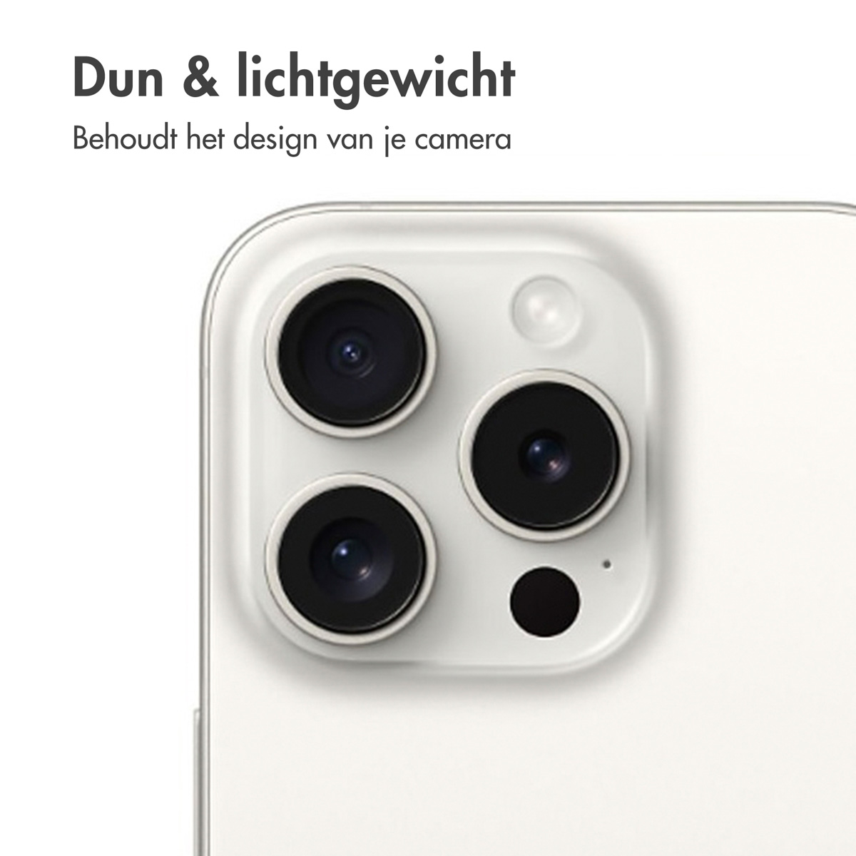 Gros plan d'un téléphone avec trois objectifs d'appareil photo, montrant un dos blanc et des bords incurvés.
