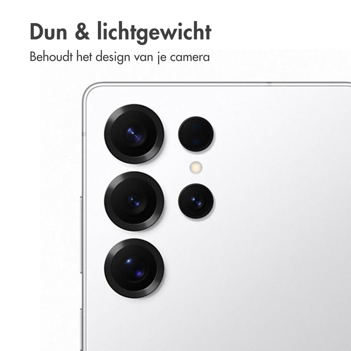 Telefoon met cameralenzen. Close-up van de cameramodule van de telefoon met lenzen. Witte achtergrond.