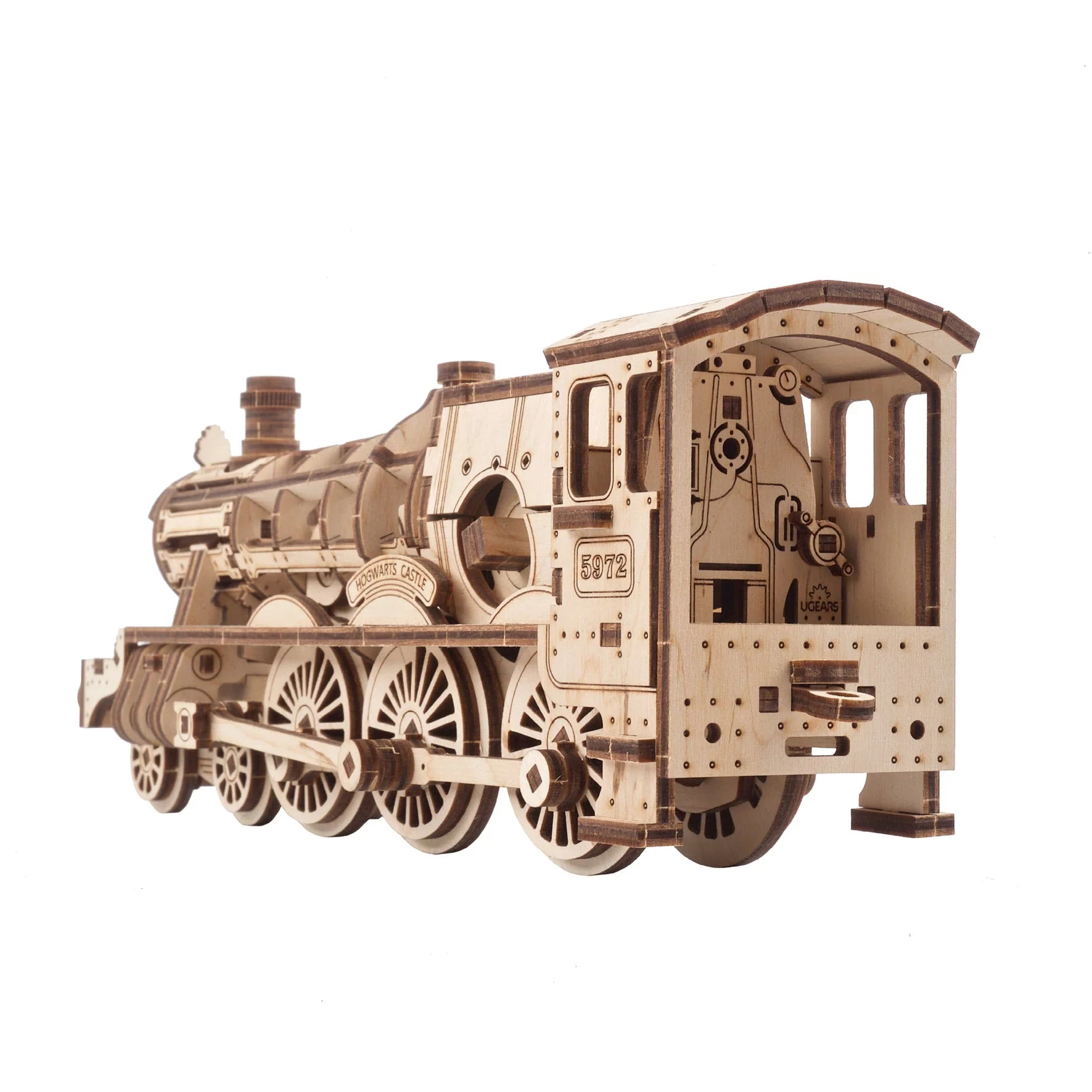 Modèle de train en bois avec détails gravés, étiqueté "Hogwarts Castle" et "5972" sur fond blanc.
