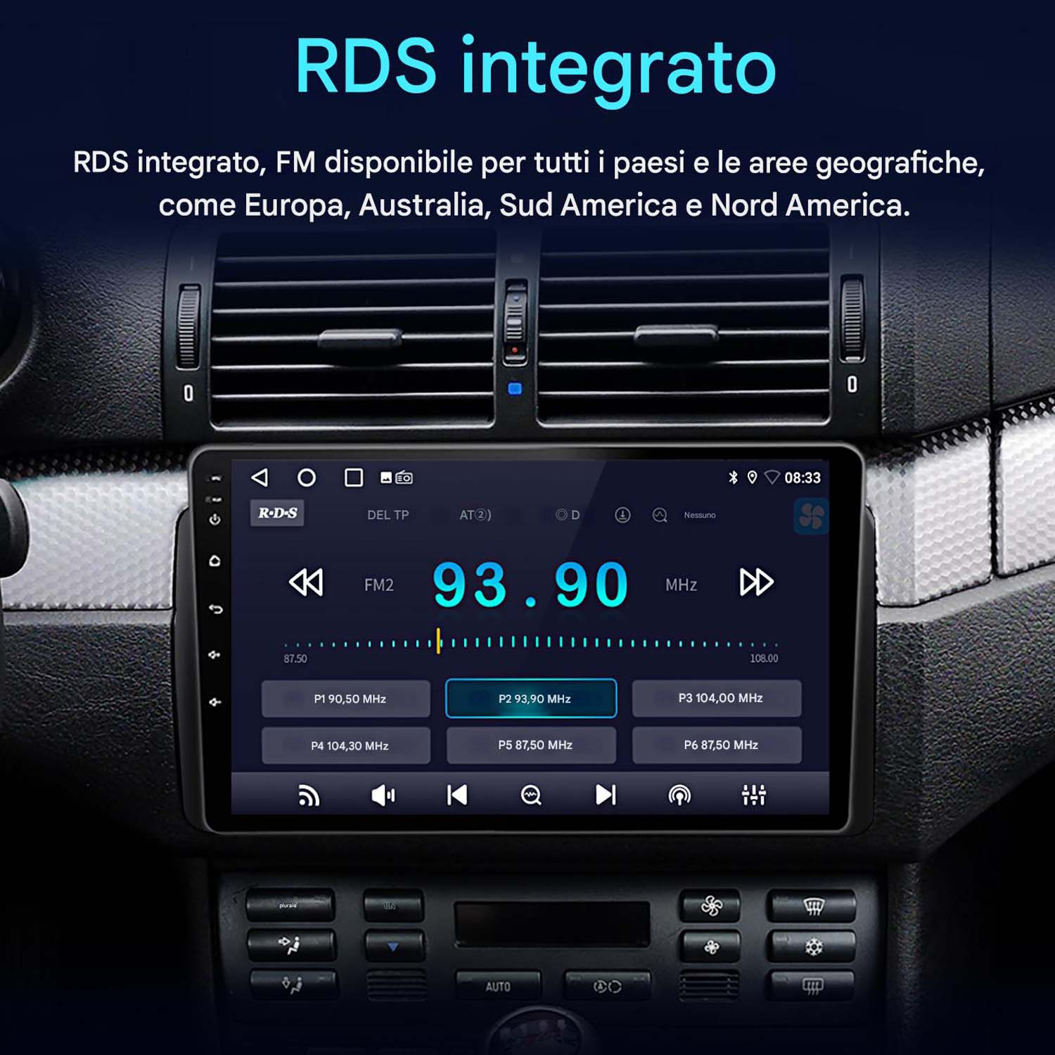 Cruscotto auto con schermo che mostra l'interfaccia radio. Lo schermo mostra la frequenza radio e altre opzioni.
