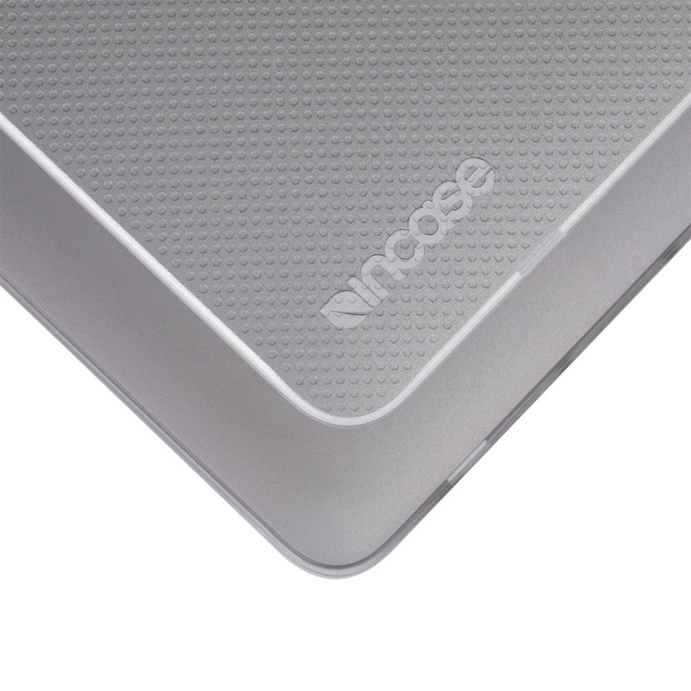 Custodia per laptop argentata, vista angolata, che mostra l'angolo e una superficie strutturata.