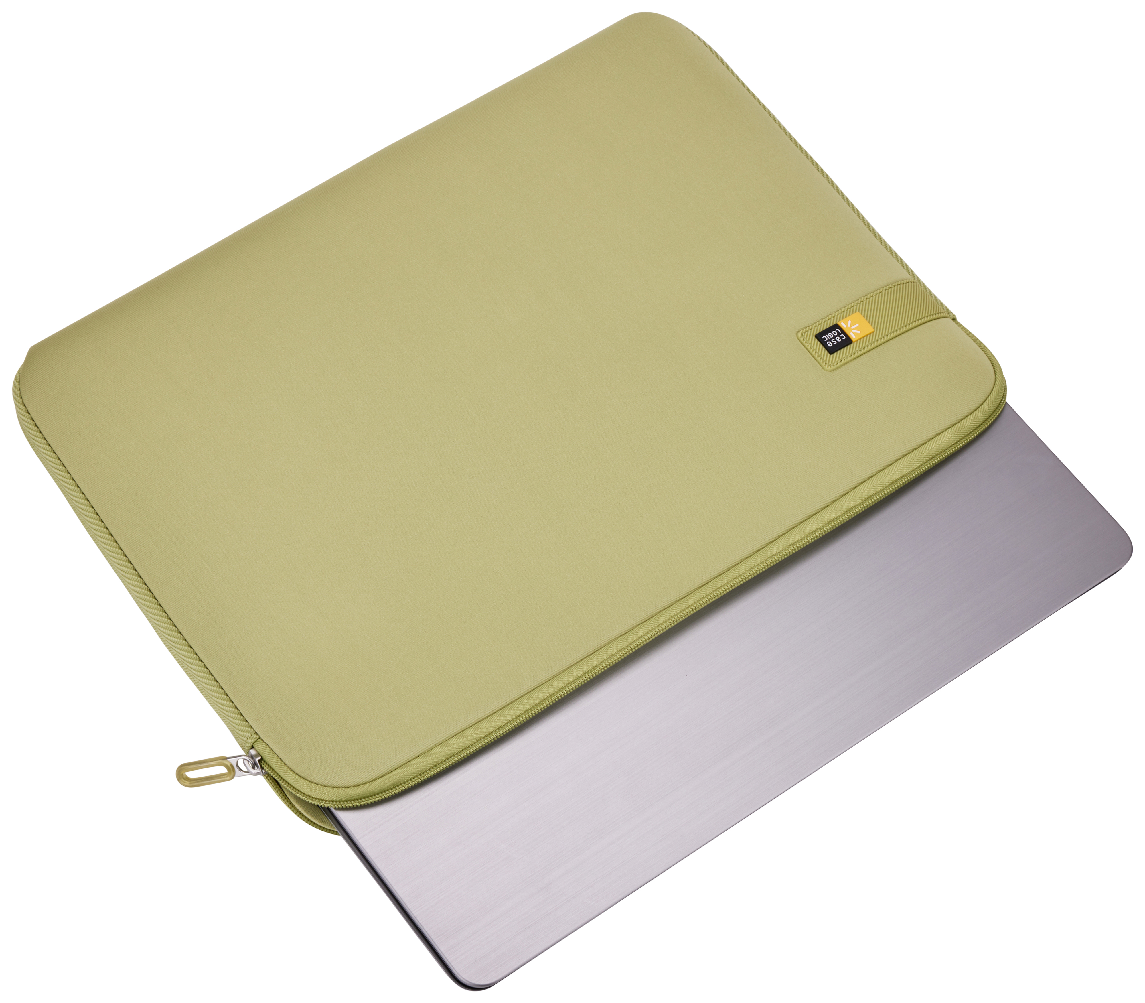 Laptop in una custodia verde. Chiusura con cerniera visibile, con un tirante giallo.