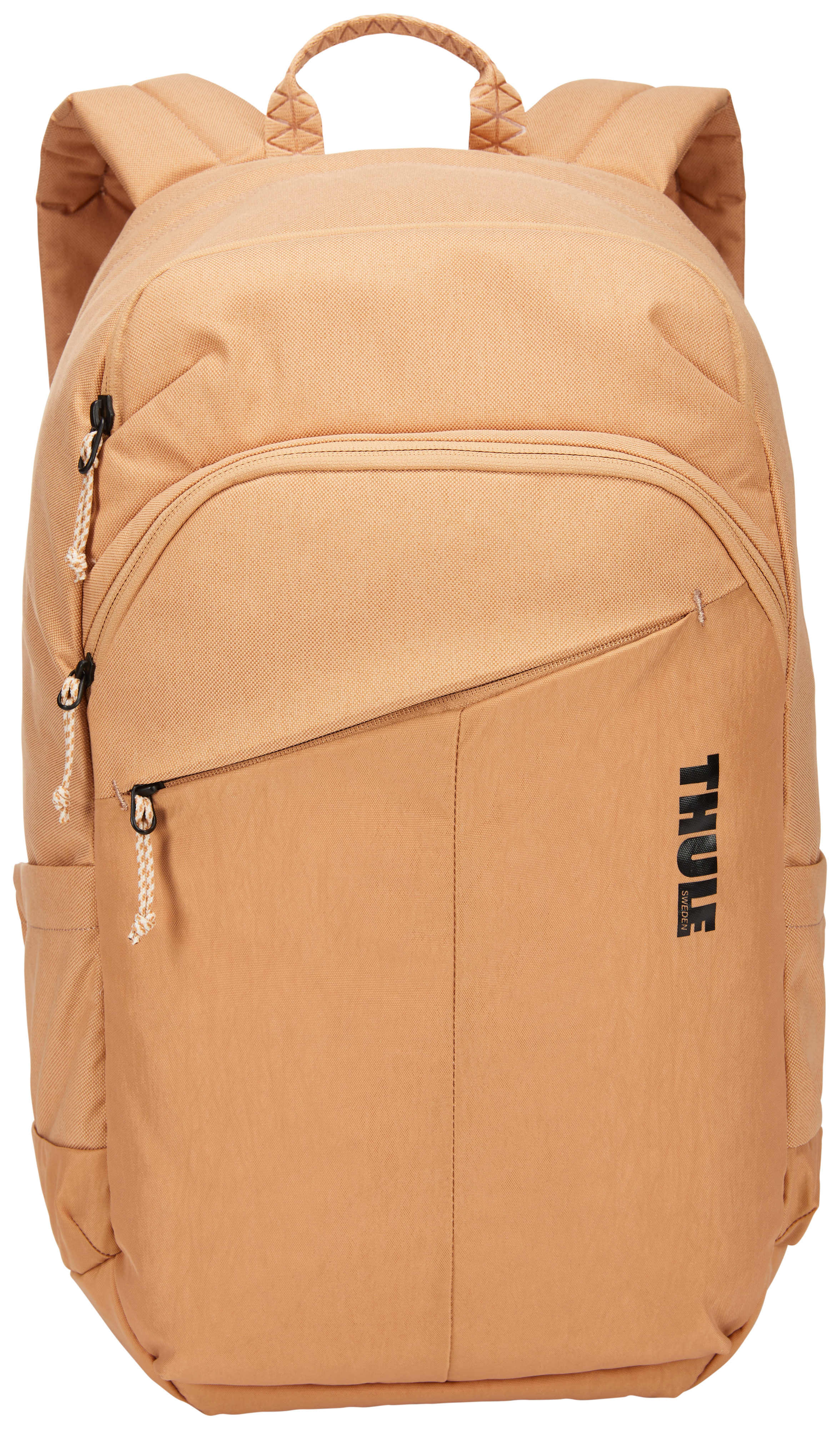 Beiger Rucksack mit Frontreißverschlusstasche und Thule-Logo. Weißer Hintergrund.