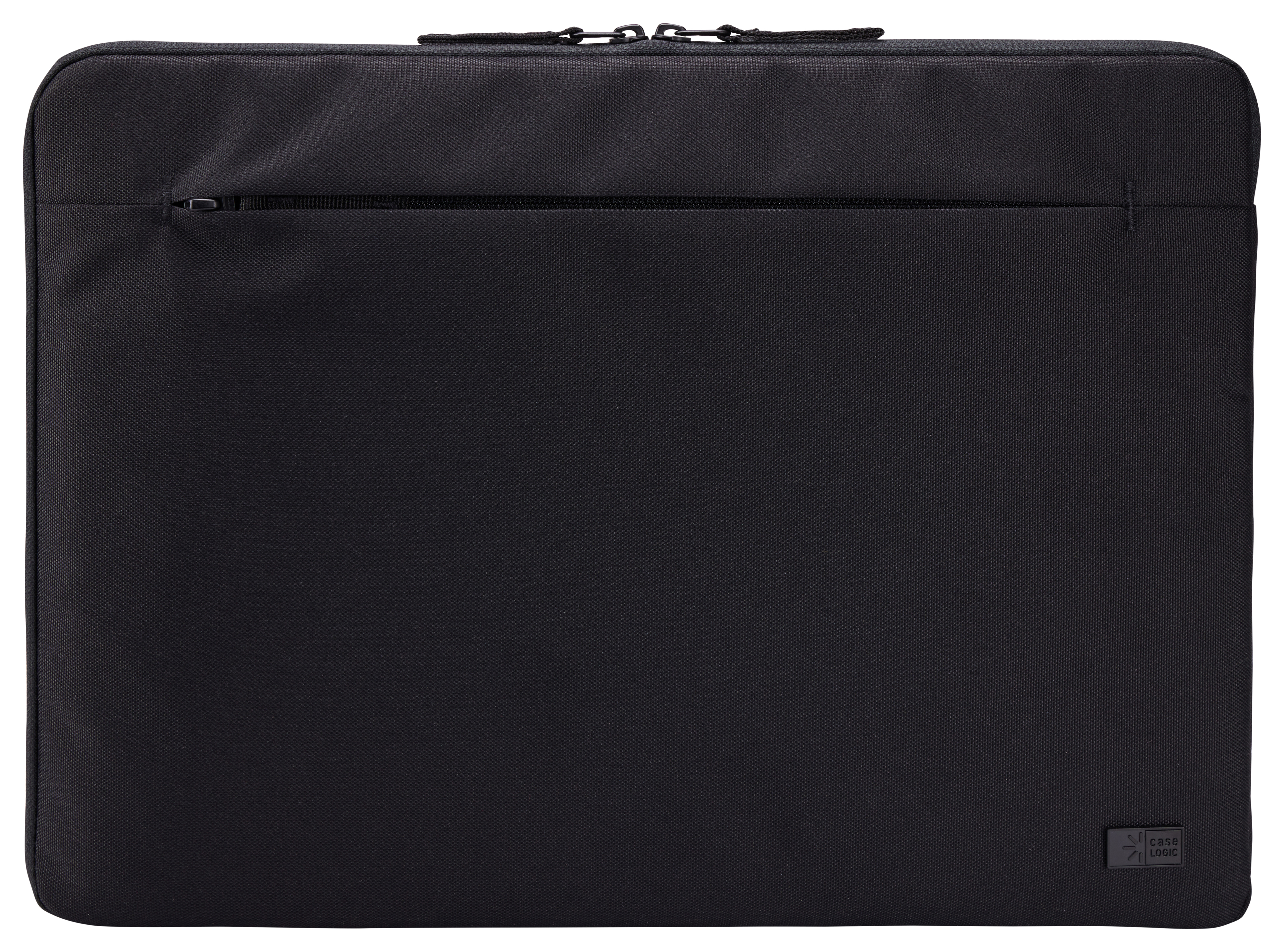 Zwarte laptoptas met een rits. Heeft een Case Logic logo. Witte achtergrond.