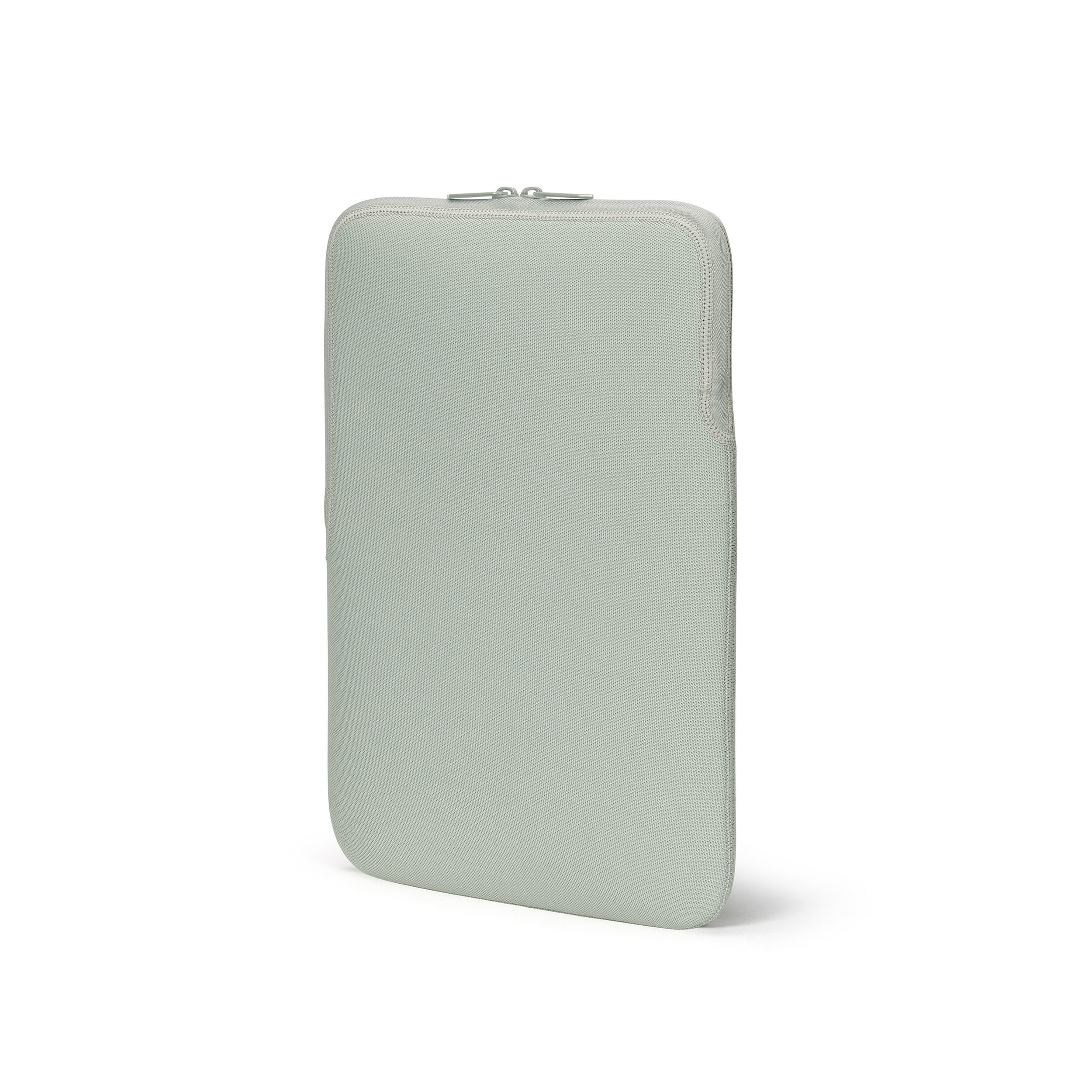 Custodia per laptop verde chiaro, in piedi verticalmente. Angoli arrotondati. Sfondo bianco.