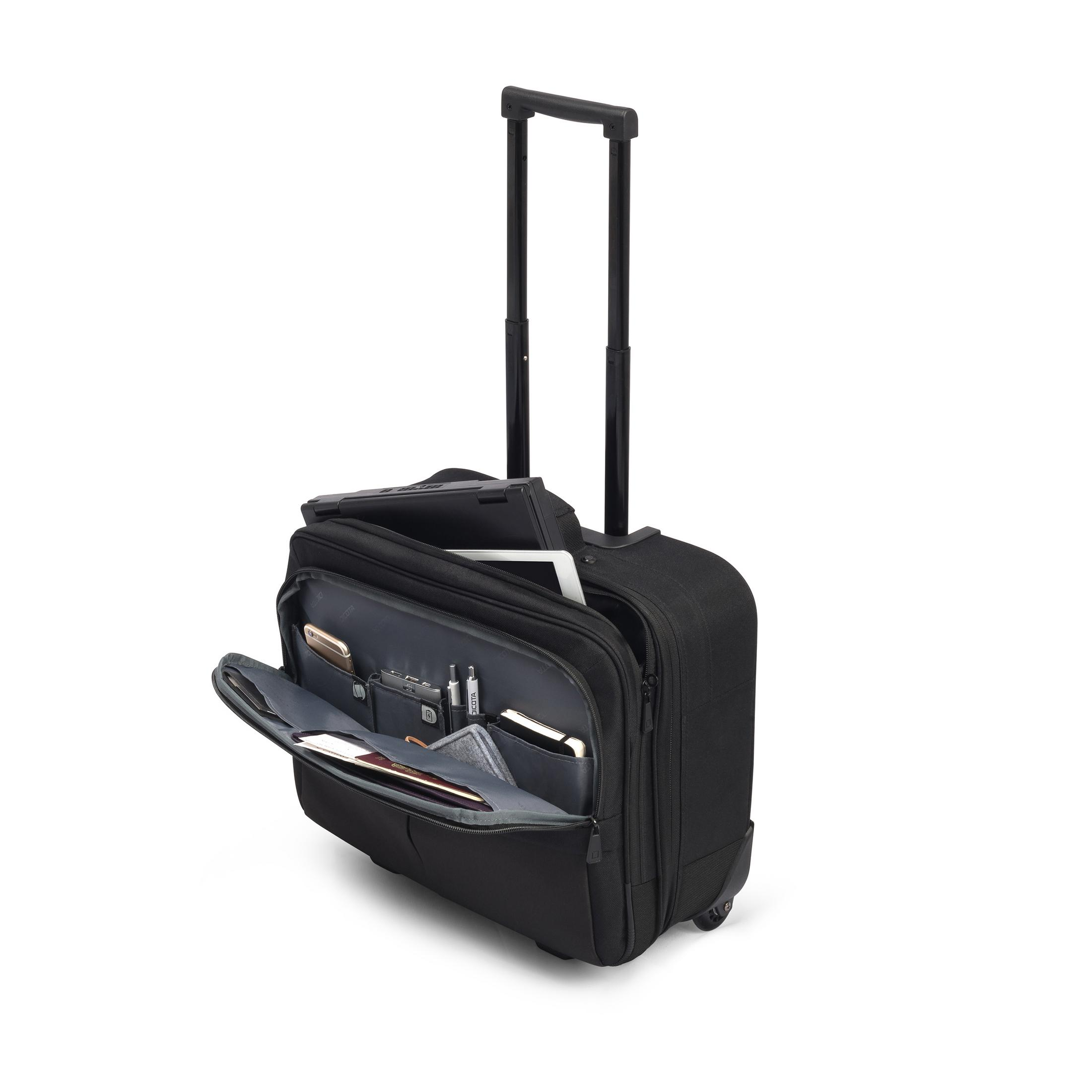 Borsa per laptop nera con ruote con maniglia estesa, aperta. Contiene laptop, tablet e altri oggetti. Sfondo bianco.