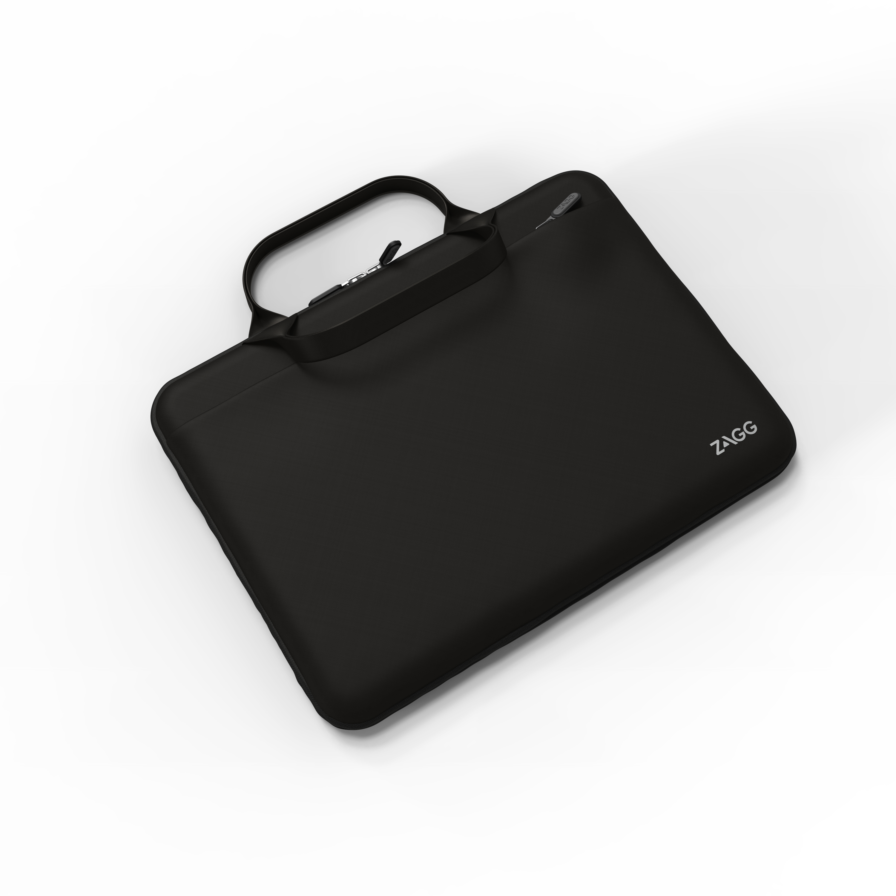 Custodia per laptop nera con cerniera e logo ZAGG su sfondo bianco.
