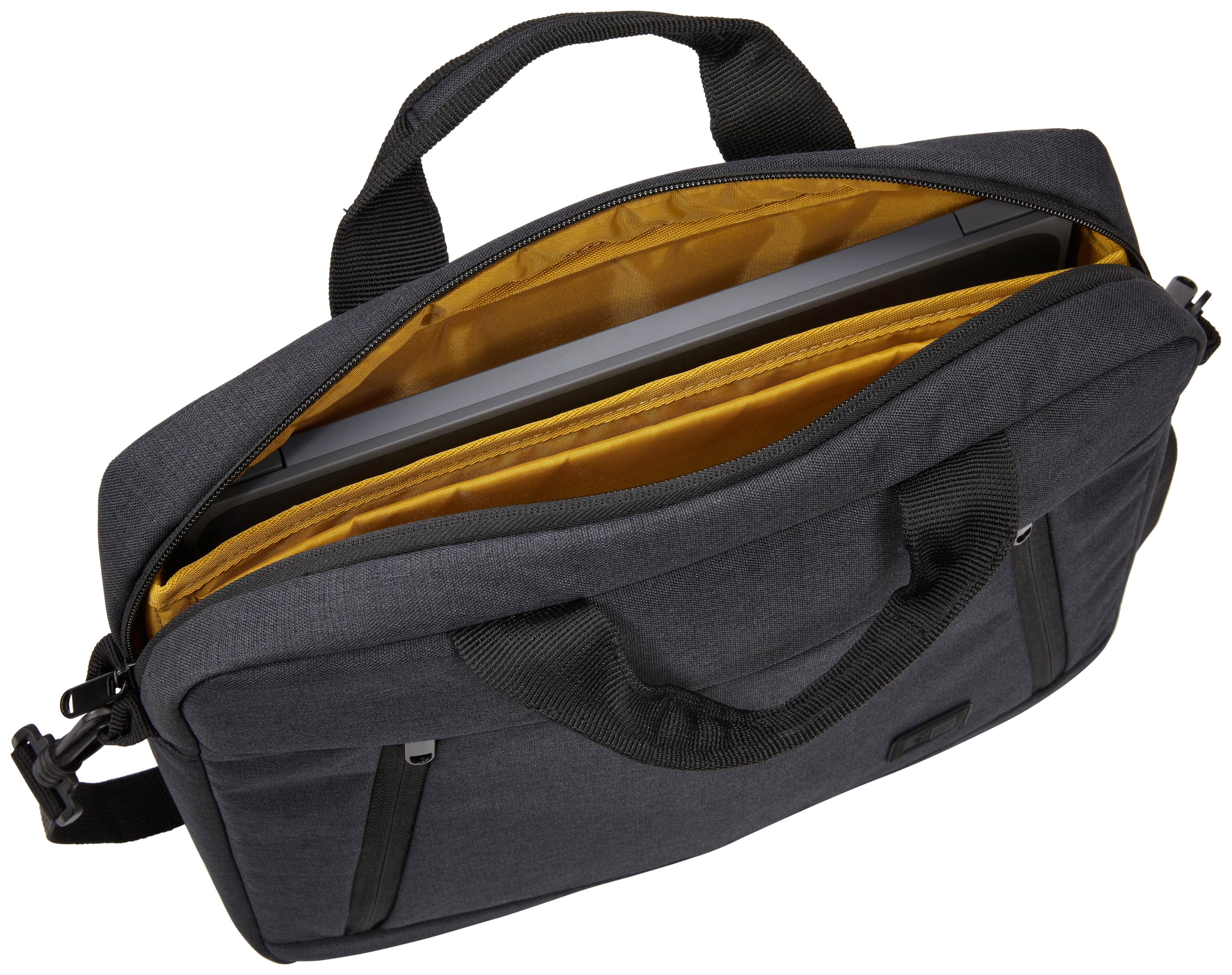 Zwarte laptoptas, open, met een laptop erin op een witte achtergrond.
