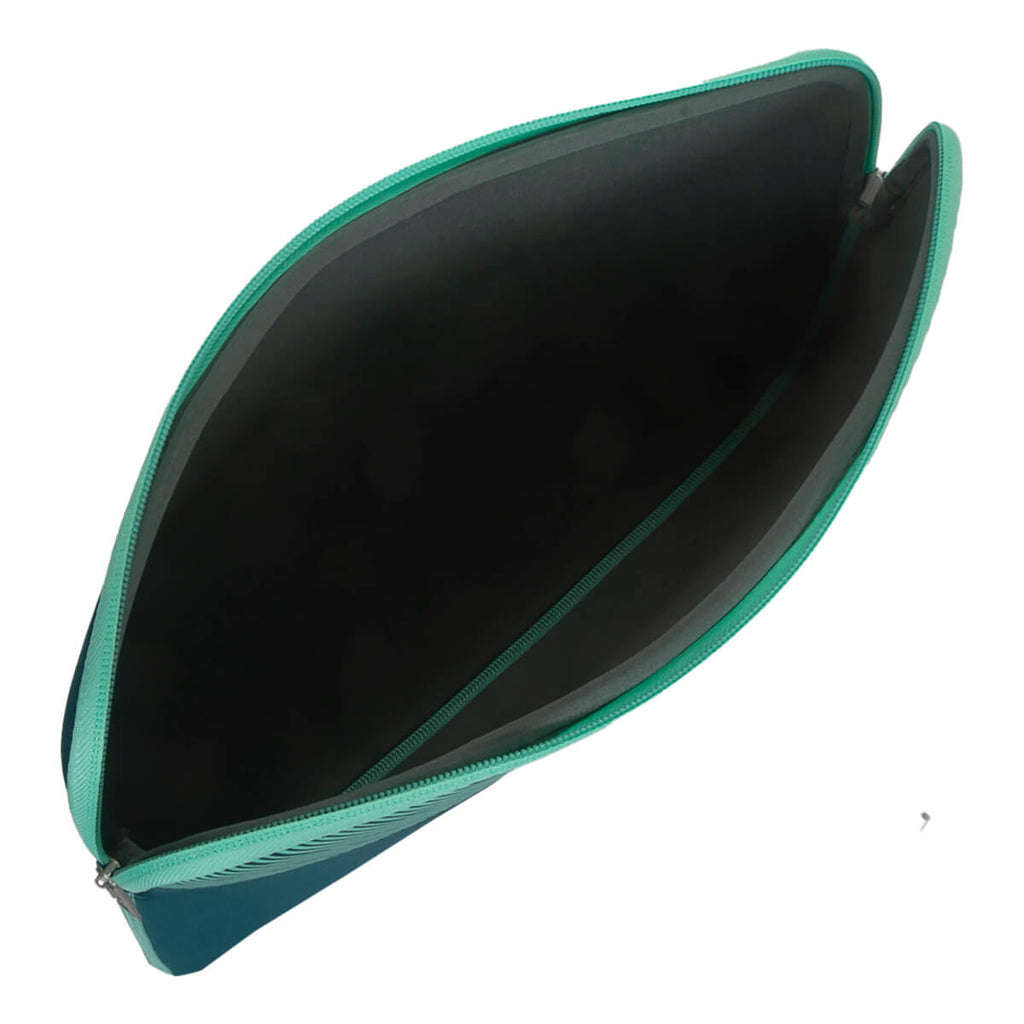 Custodia per laptop aperta. Esterno turchese con cerniera, interno a righe turchese e blu.