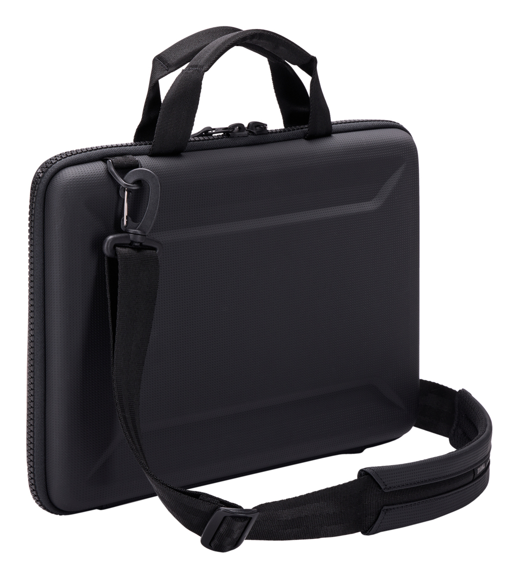 Custodia per laptop nera con maniglia e tracolla, su sfondo bianco.