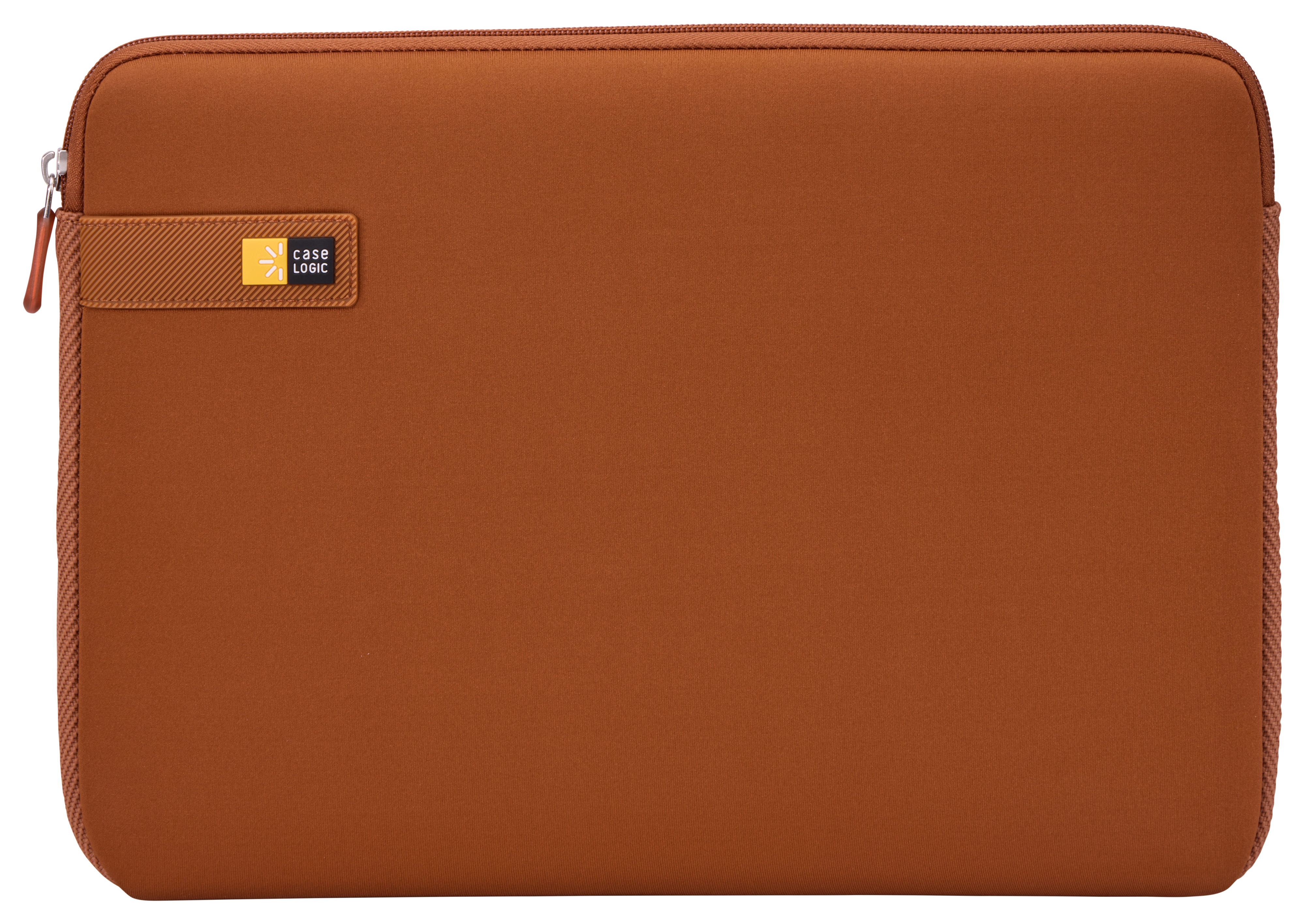 Custodia marrone per laptop con zip, etichetta beige. Design semplice.