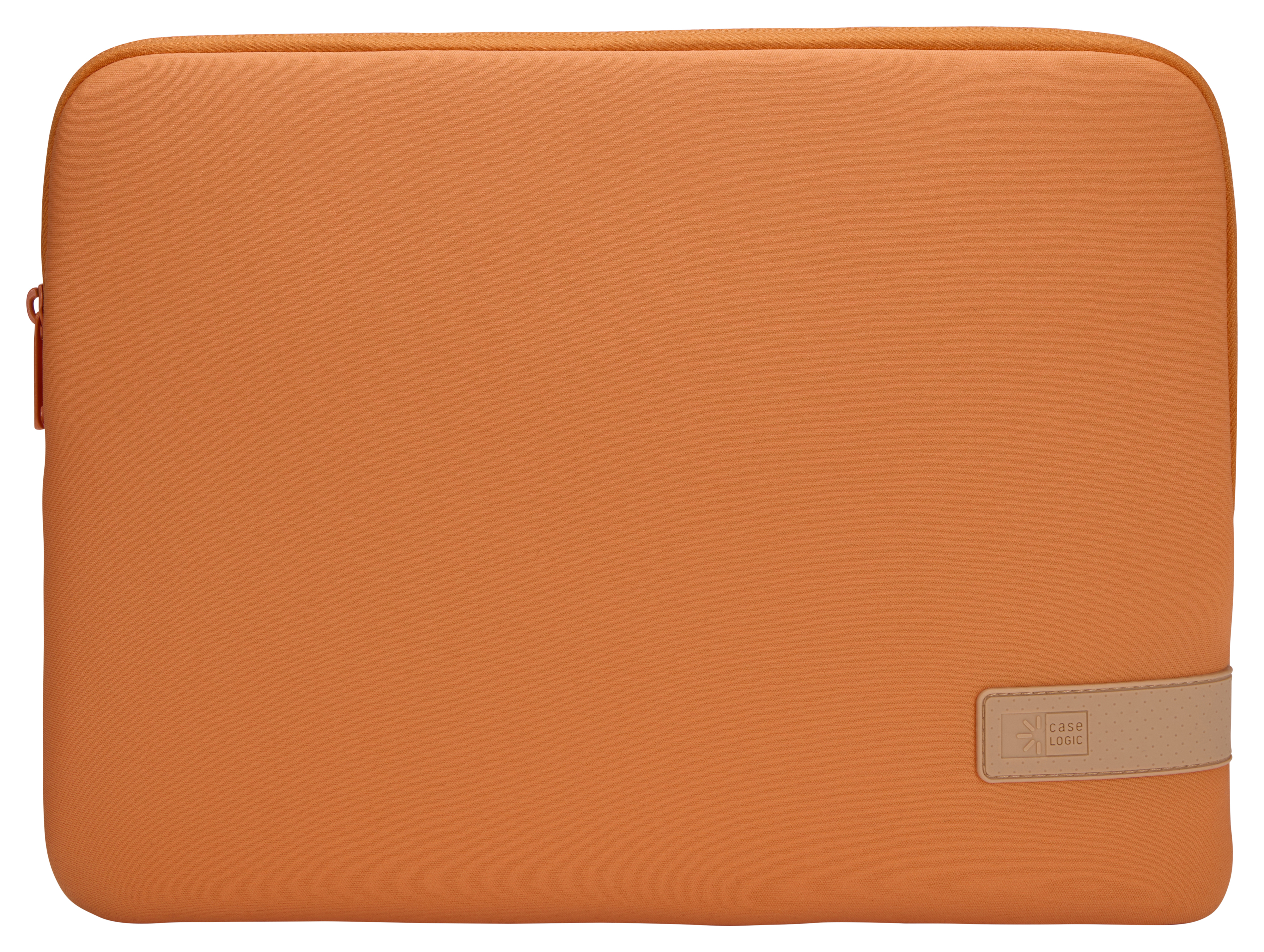 Custodia arancione per laptop. Logo Case Logic in basso a destra. Cerniera laterale.