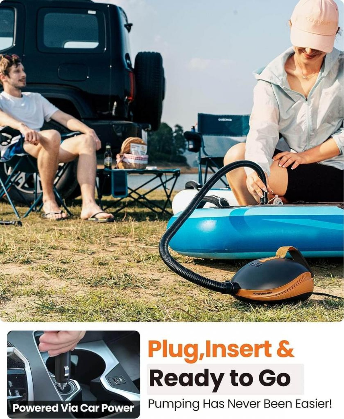 Eine Frau pumpt ein Paddleboard mit einer Pumpe auf. Ein Mann und ein Auto sind im Hintergrund. Text: Plug, Insert, Ready to Go.