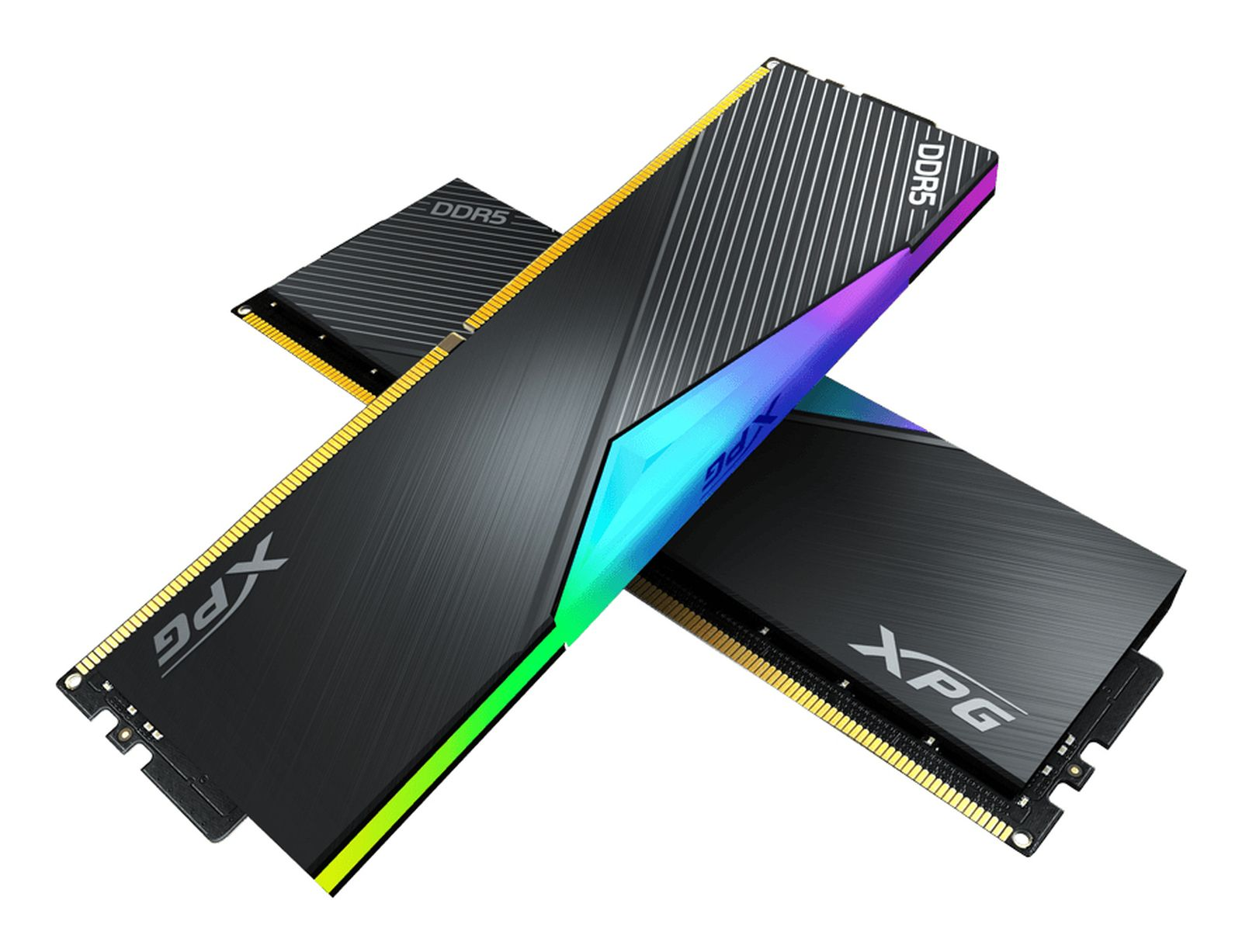 Dwa moduły RAM XPG DDR5 z podświetleniem RGB na białym tle.