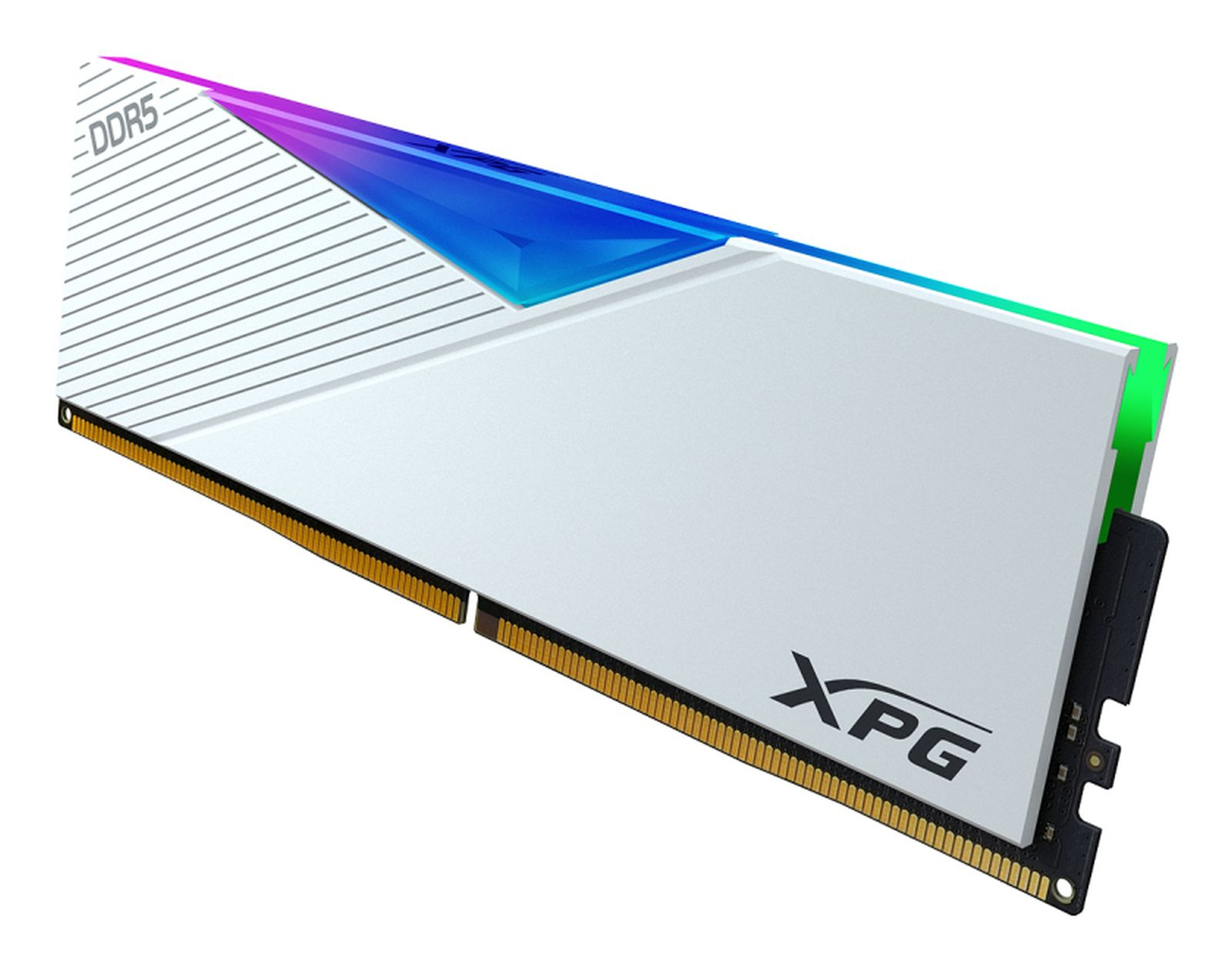 RGB aydınlatmalı DDR5 RAM modülü. Açılı görünüm, beyaz ve gümüş tasarım, siyah PCB.