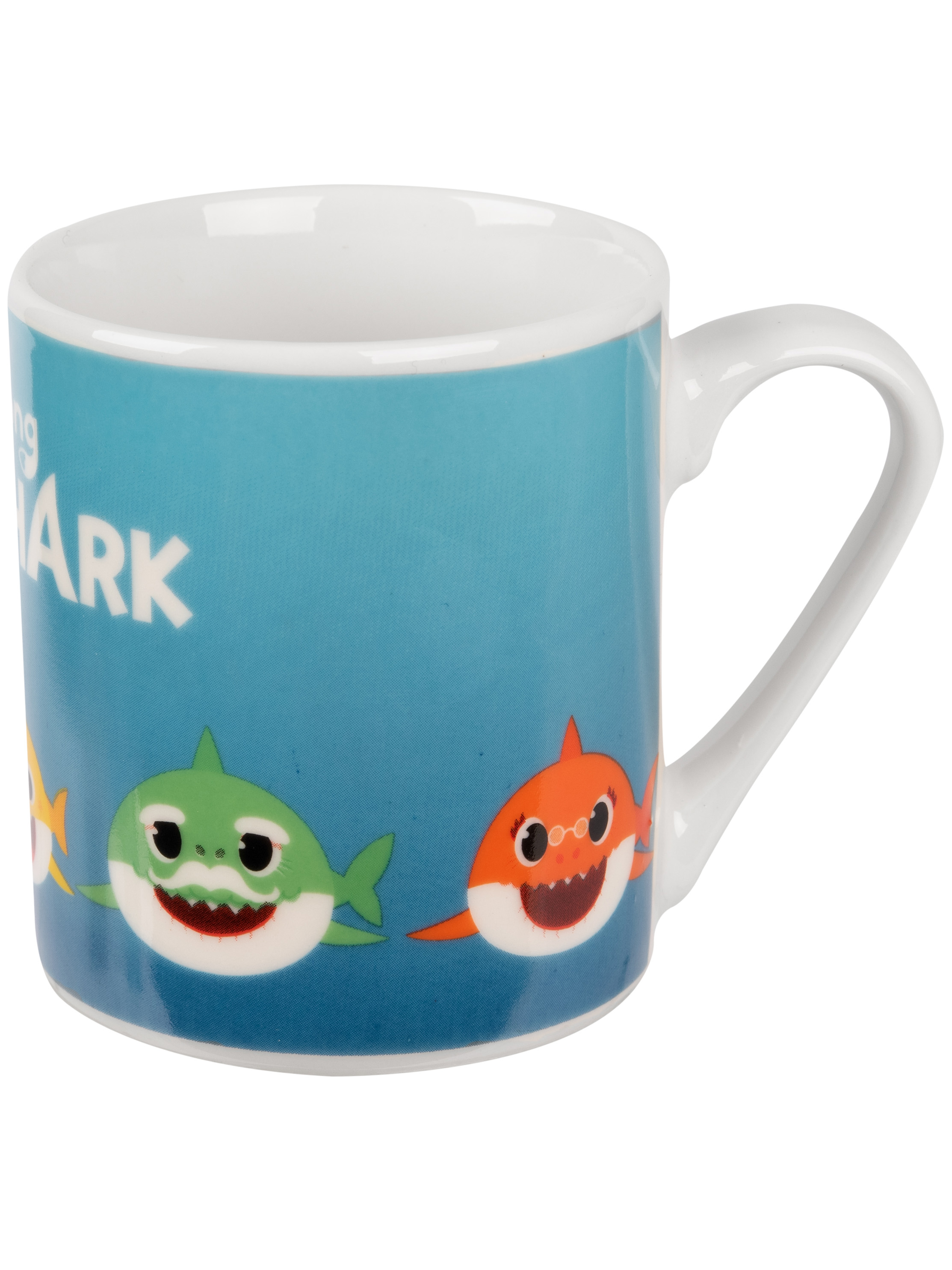 Weißer Becher mit Haien darauf. Der Hintergrund ist ein blauer Farbverlauf.