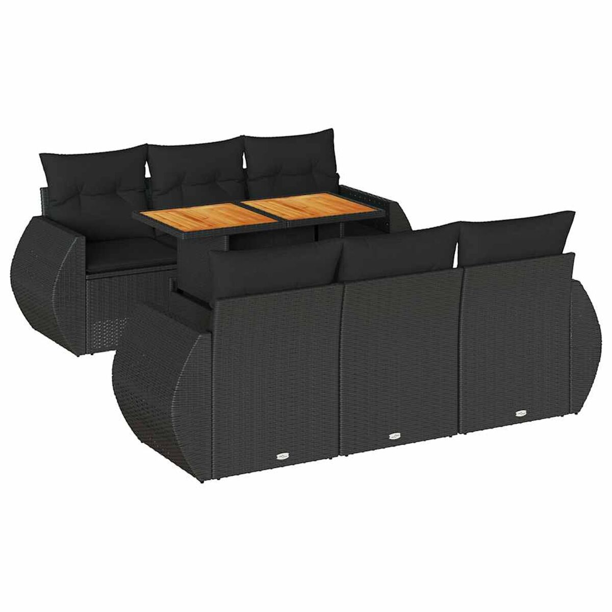 Set divani in vimini nero da esterno con cuscini e tavolo in legno.