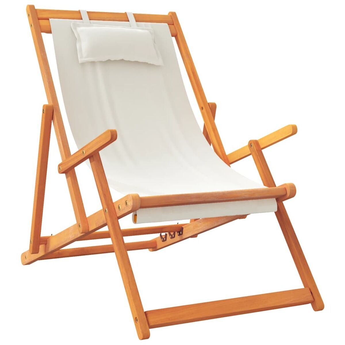 Holz-Strandstuhl mit weißer Segeltuch-Sitzfläche und einem Kissen auf weißem Hintergrund.
