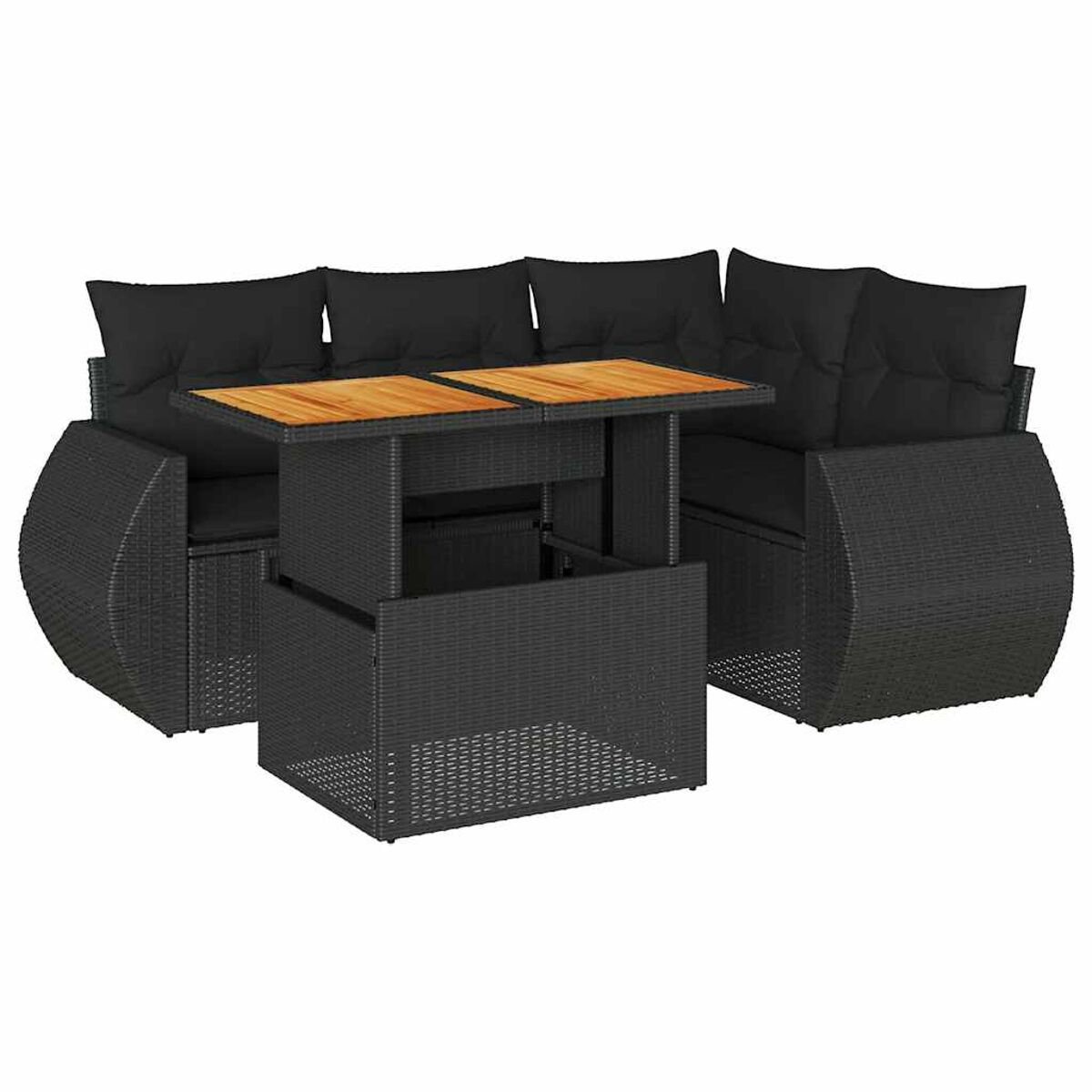Set di divani in vimini nero per esterni con tavolo sollevabile. Cuscini neri sui sedili. Il tavolo è in legno.