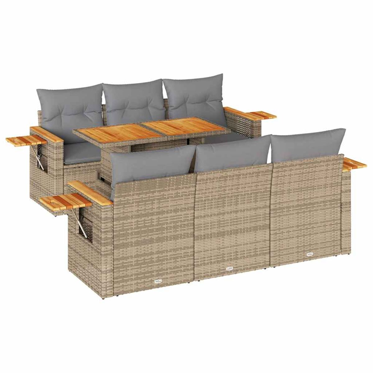 Divano angolare in vimini beige con due tavoli rialzabili e cuscini grigi.