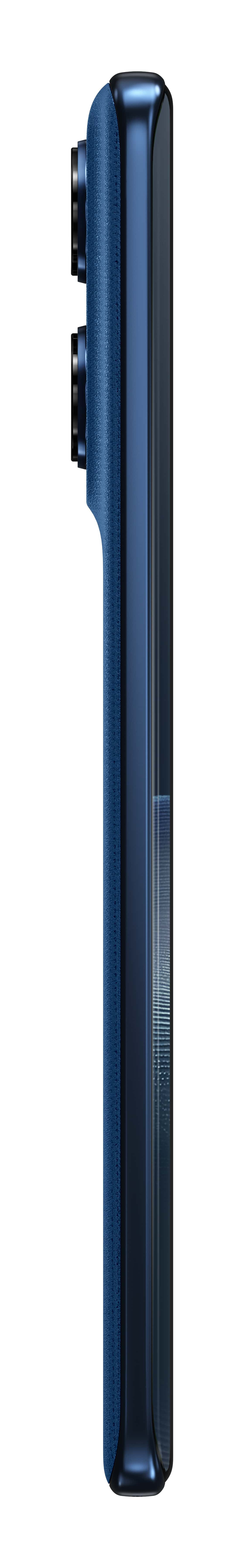 Widok z boku niebieskiego telefonu z obiektywami aparatu i teksturowanym materiałem.