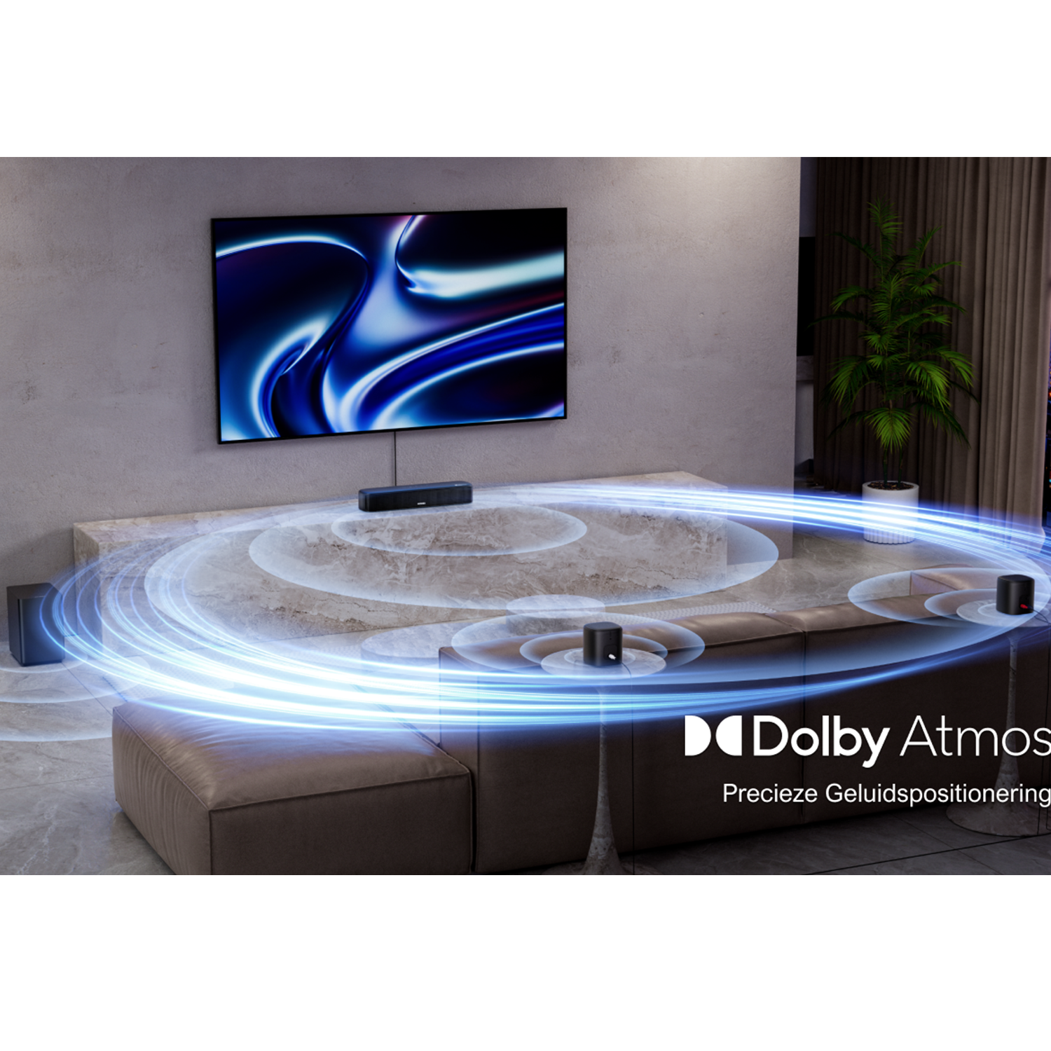 A living room with a TV, sound bar, and speakers. Text: Dolby Atmos, precieze geluidspositionering.