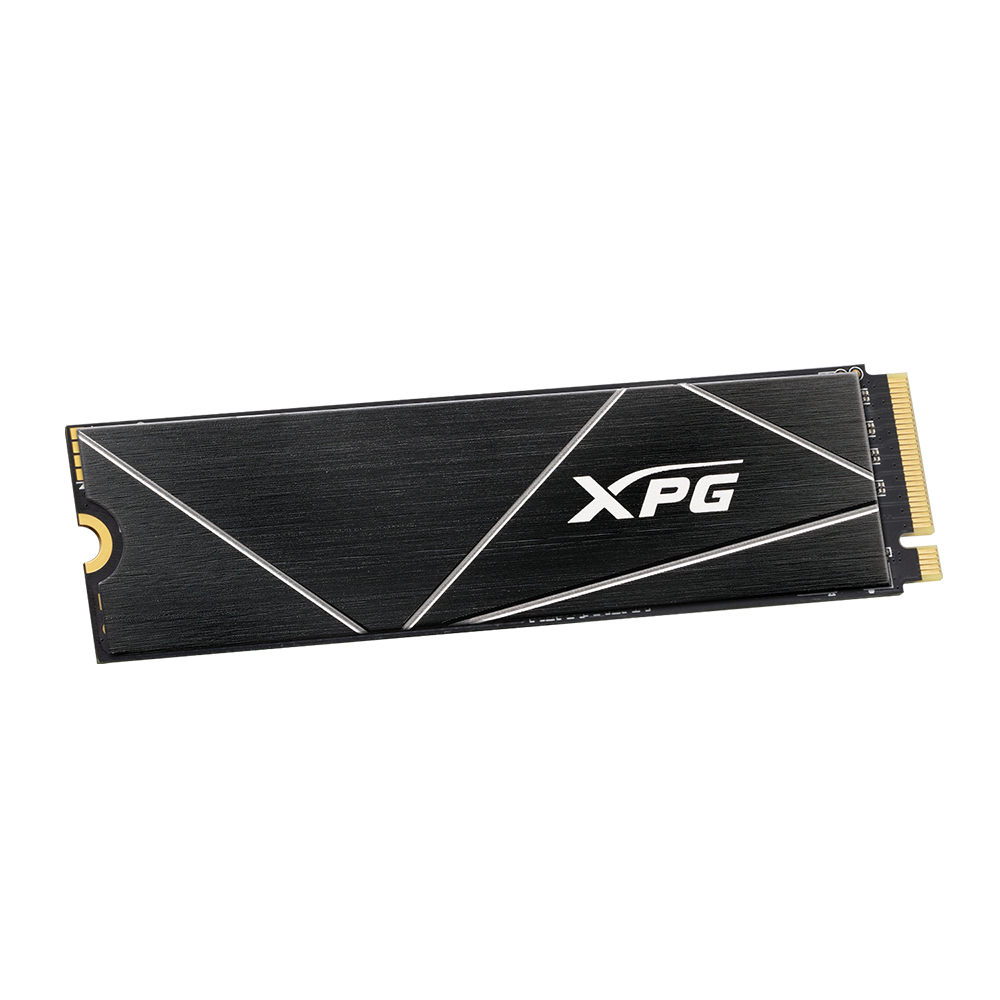 Czarny dysk SSD z logo XPG na białym tle.