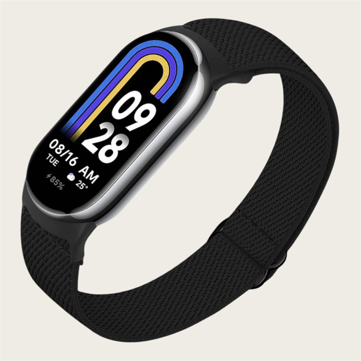 Eine schwarze Smartwatch mit einem Bildschirm, der Zeit, Datum und Aktivitätsstatistiken anzeigt, an einem schwarzen Armband.