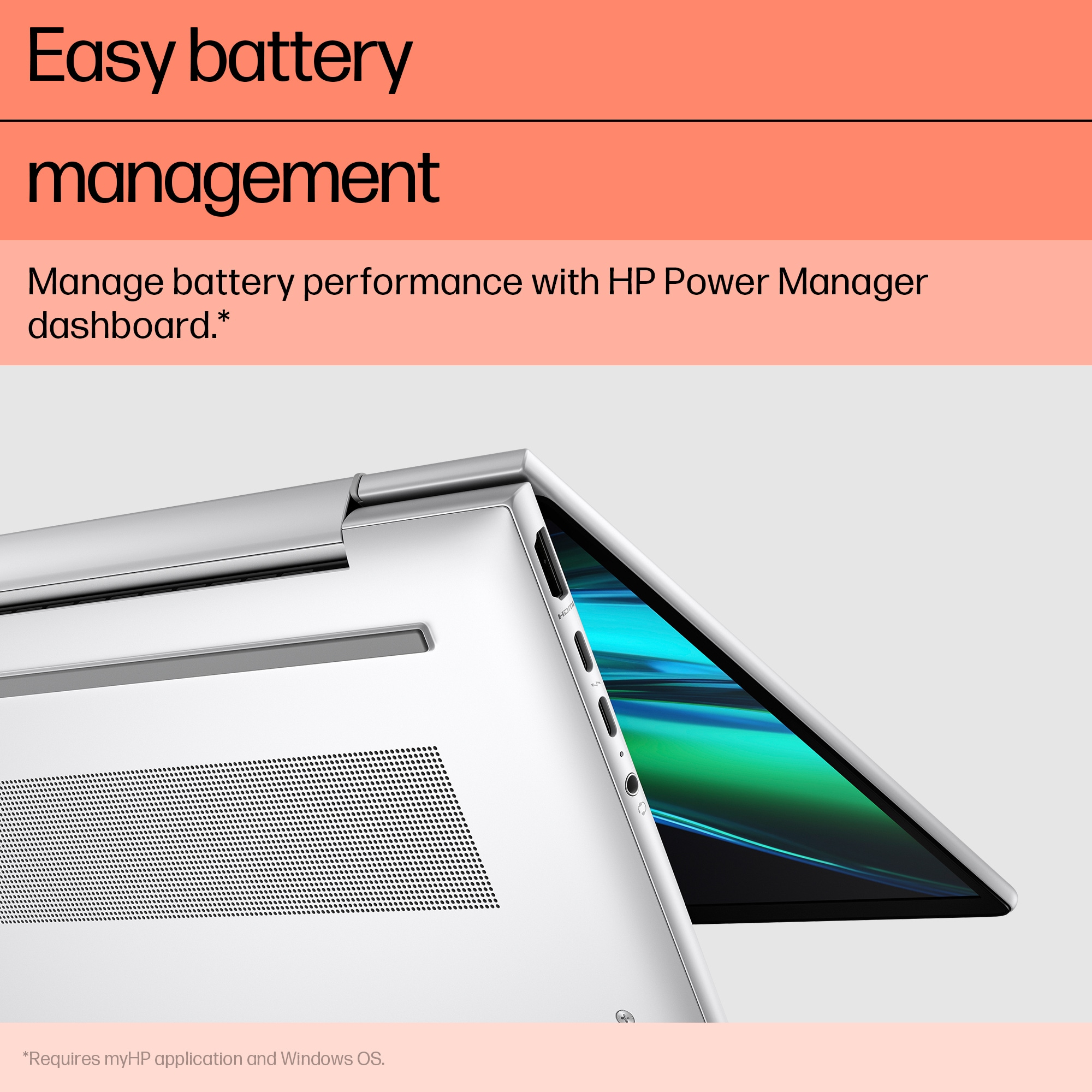 Laptop con coperchio aperto, che mostra il testo della gestione della batteria. Primo piano.