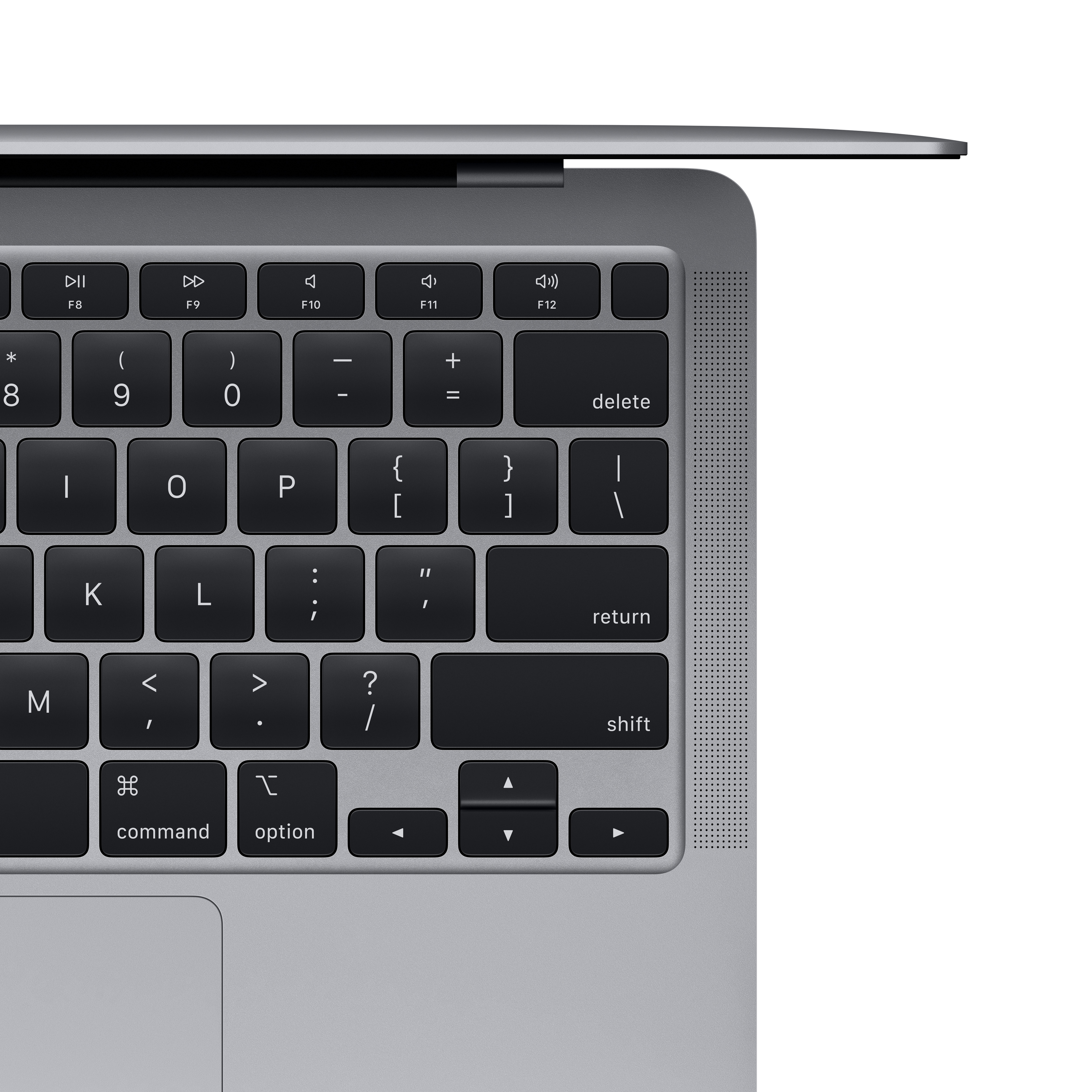 Zbliżenie klawiatury MacBook Air. Klawisze są ciemne z jasnymi literami.