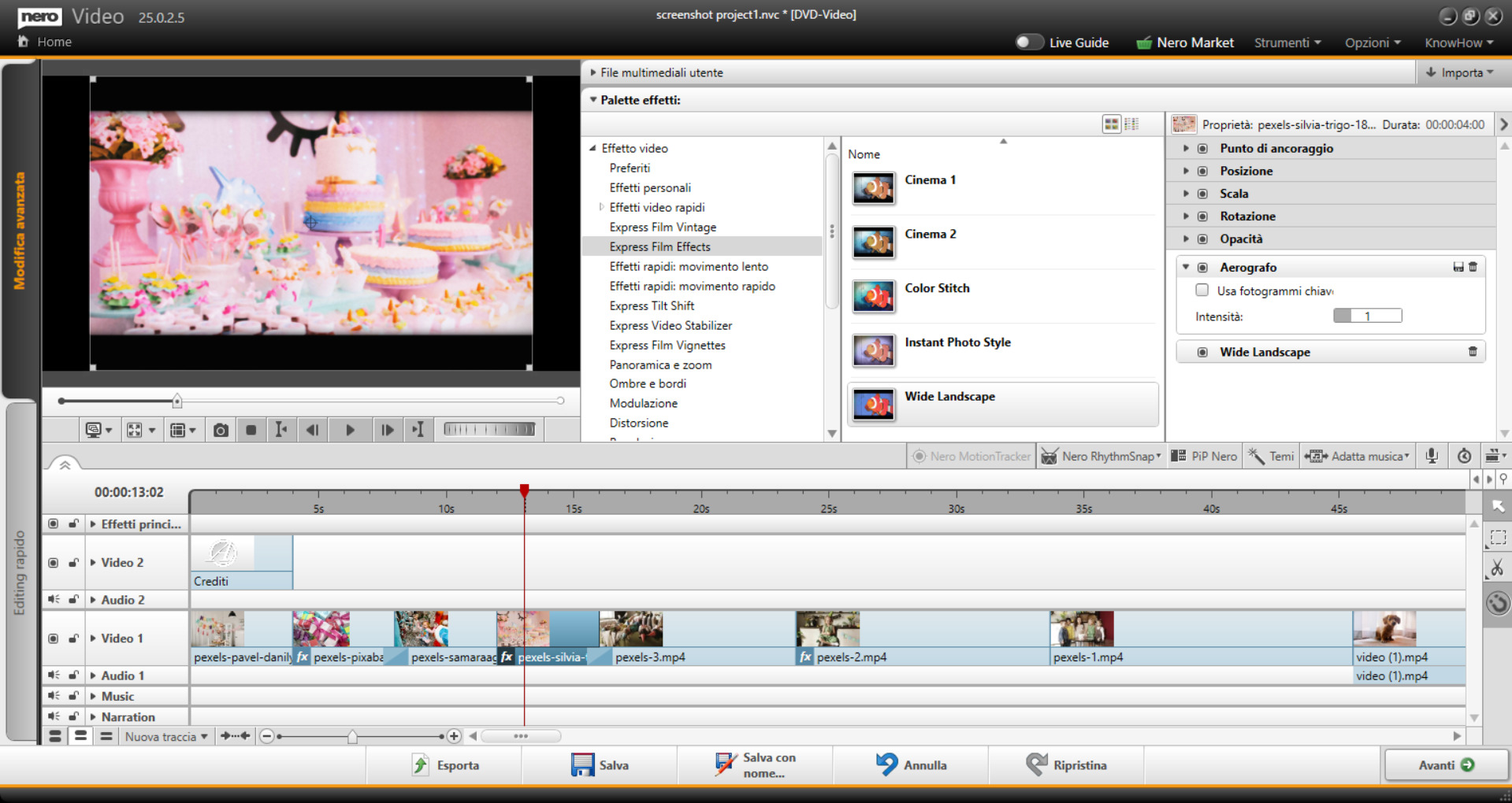Interfejs oprogramowania do edycji wideo otwarty na ekranie z osią czasu wideo i narzędziami do edycji.