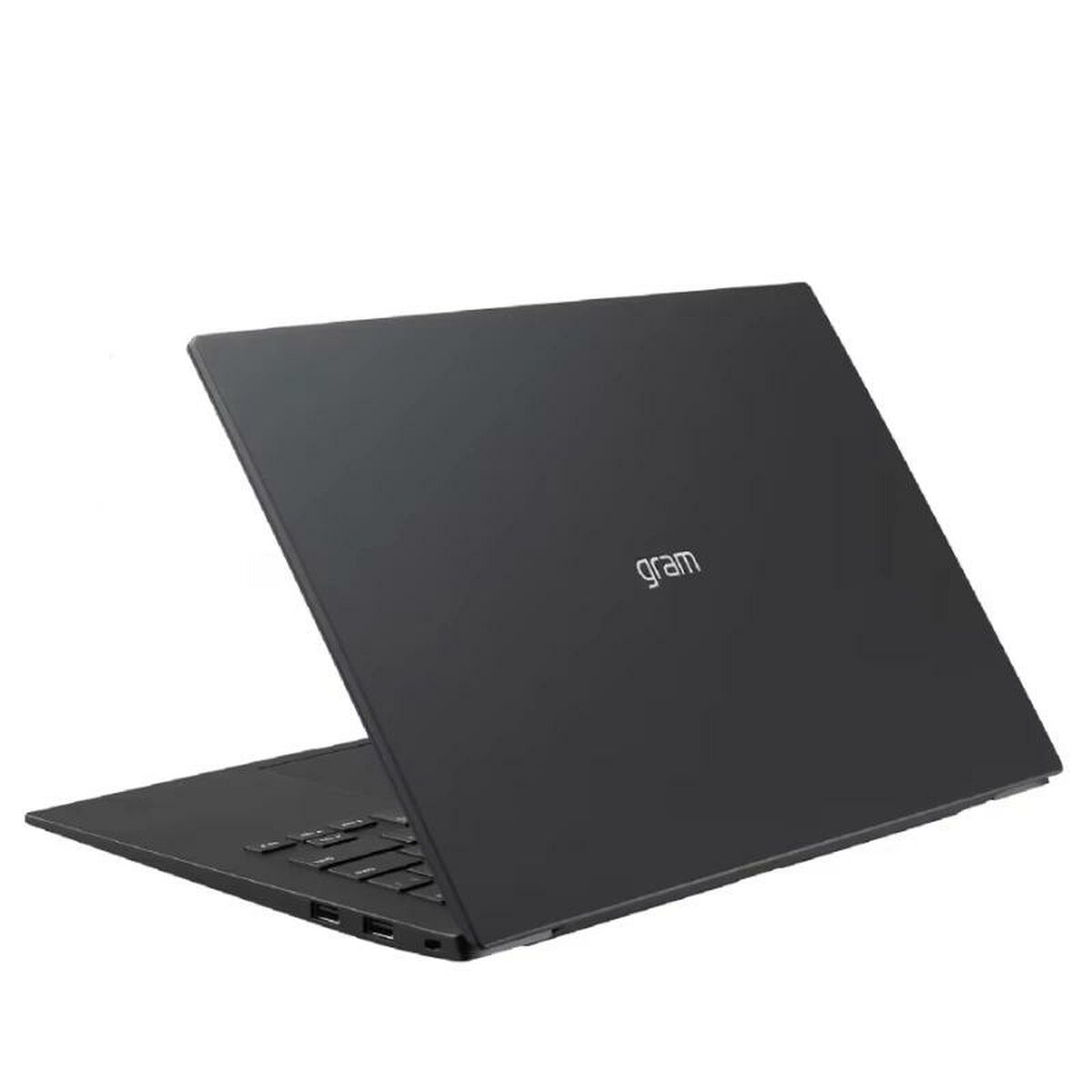 Czarny laptop LG Gram na białej powierzchni, ustawiony pod kątem, aby pokazać tył z logo gram.