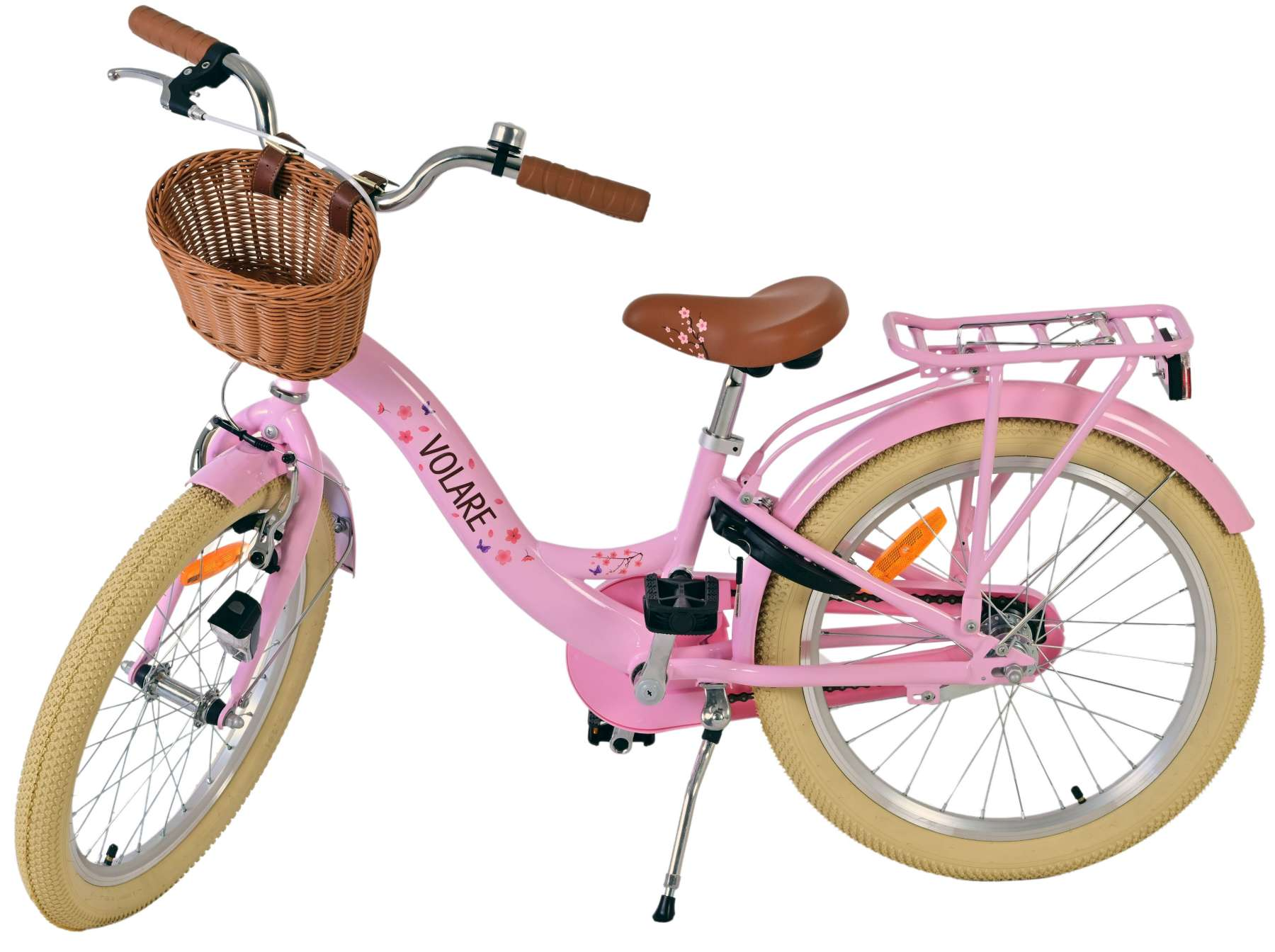 Pinkes Kinderfahrrad mit Korb. Brauner Sattel und Lenkergriffe. Pinke Schutzbleche und Rahmen.